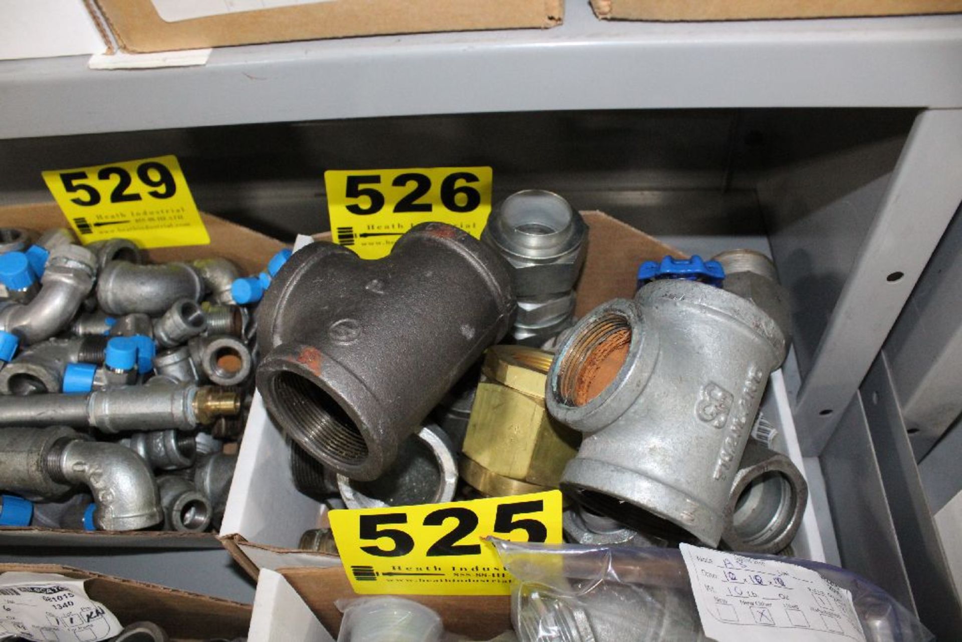 PIPING ELBOWS, VALVES AND UNIONS IN BOX