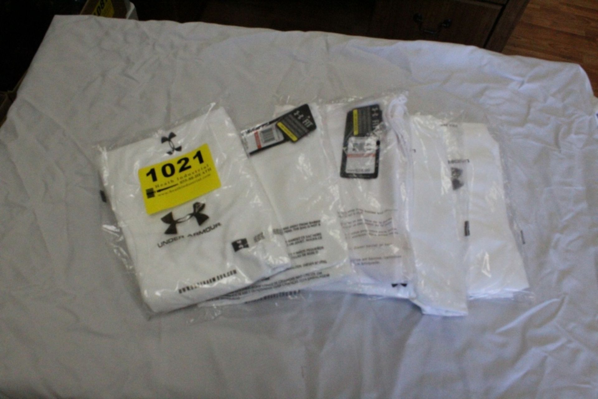 (3) UNDER ARMOUR HEAT GEAR T-SHIRTS, SIZE 3XL