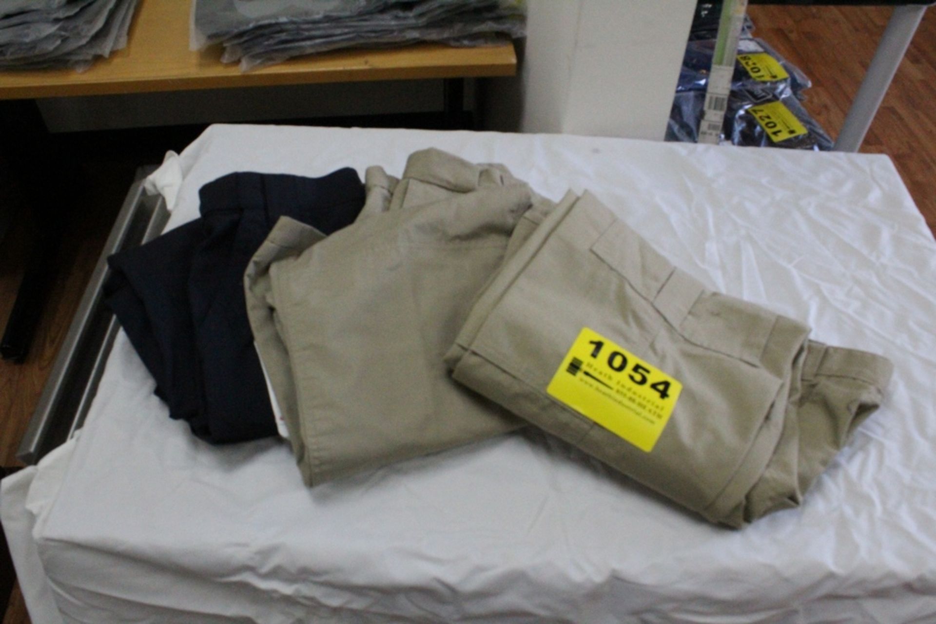 (3) PAIRS OF UNDER TRU-SPEC AND BLACKHAWK CARGO PANTS,WAIST SIZE 32