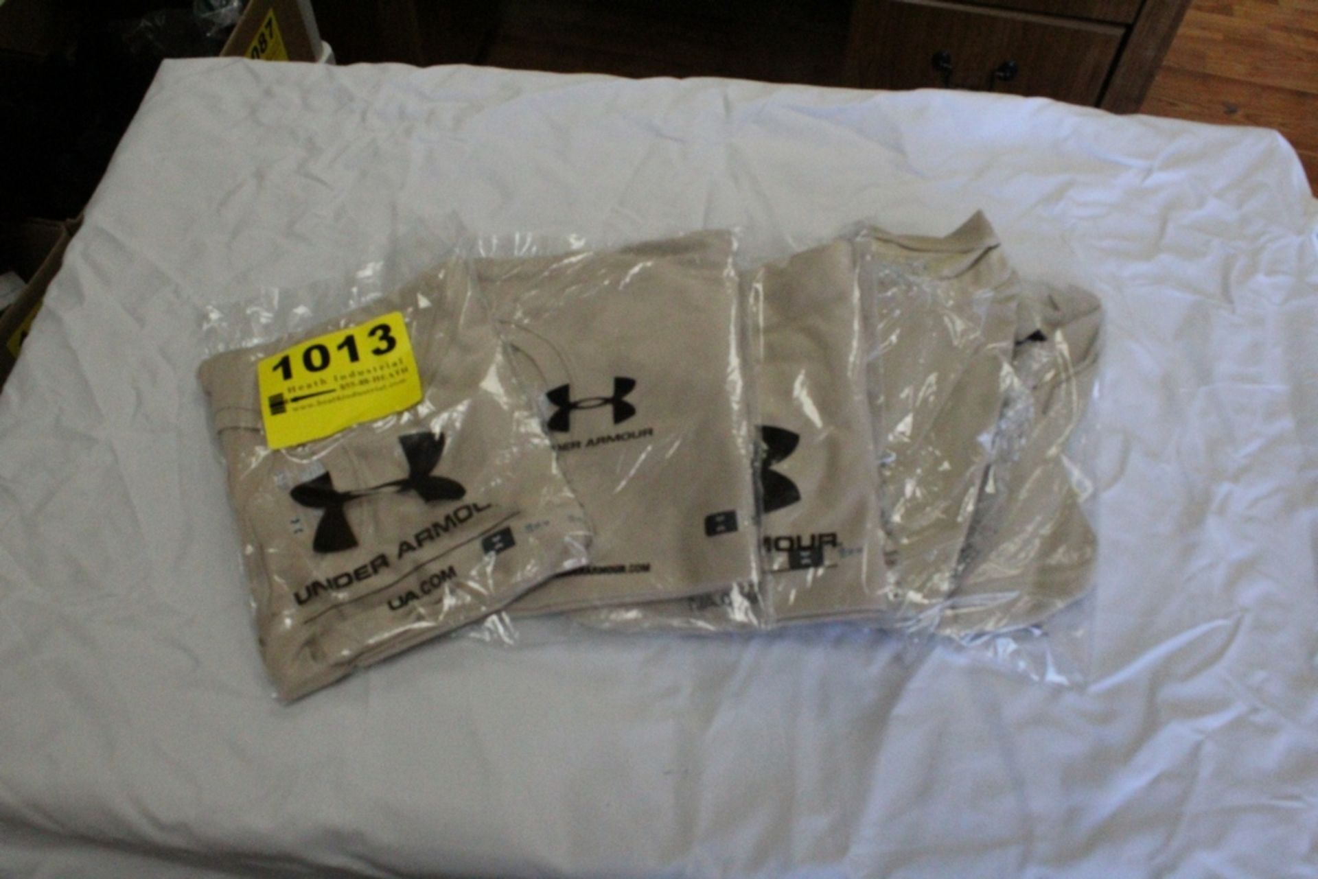 (5) UNDER ARMOUR HEAT GEAR T-SHIRTS, SIZE LARGE