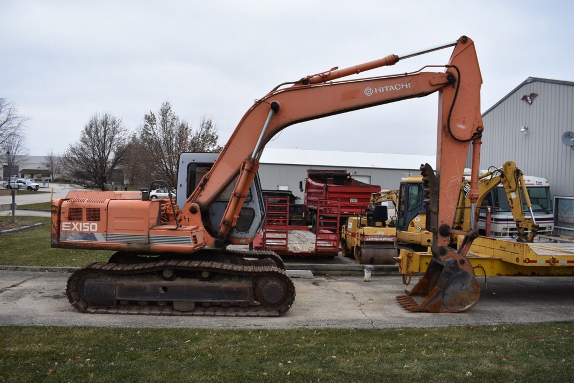 Hitachi EX150 Hydraulic Excavator S/N: 1333515 (1996-est) 36" Bucket, 10'4" (est) Stick, Cab, 19. - Image 2 of 26