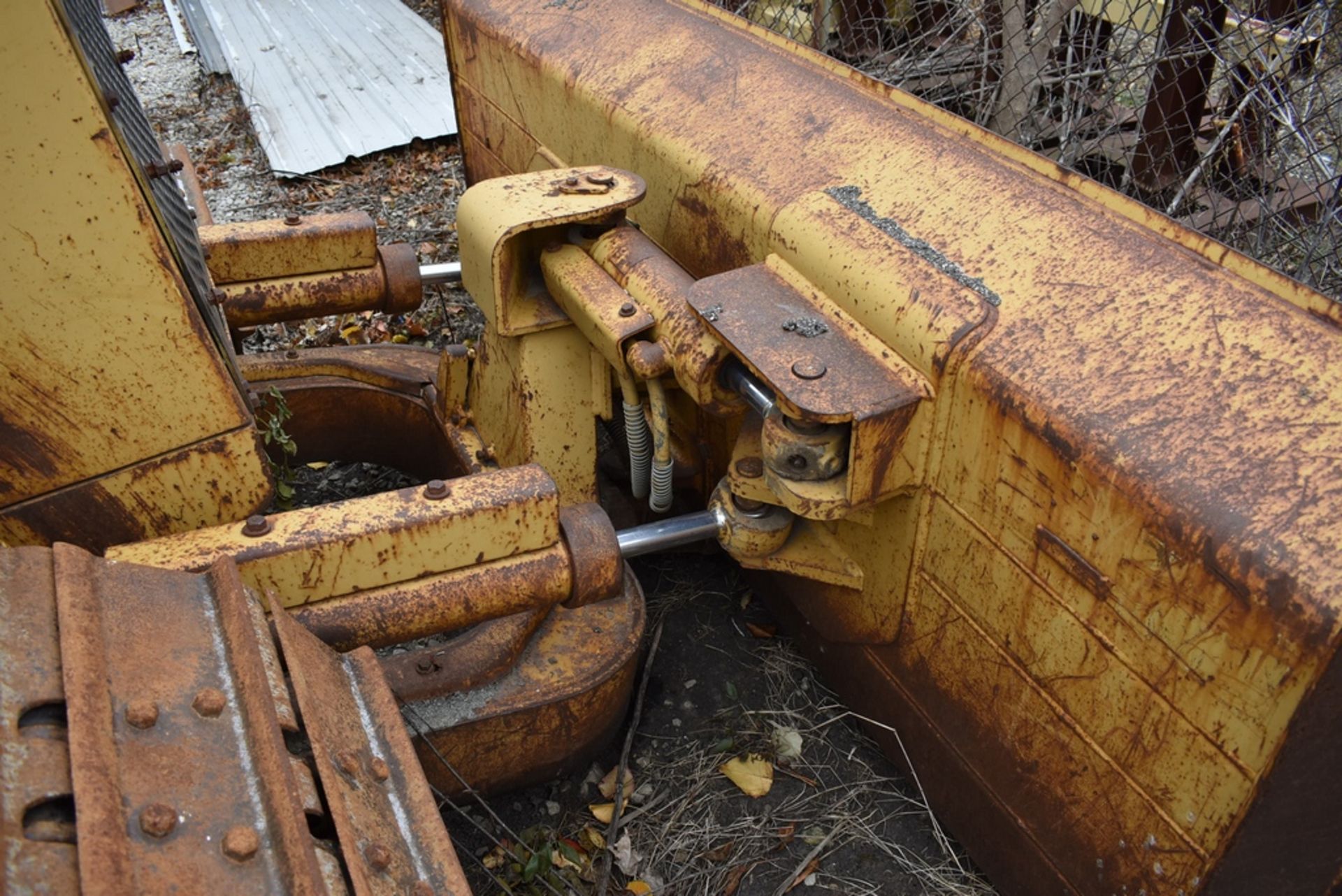 Caterpillar D5C Crawler Tractor S/N: 9DL01781, 6-Way Blade, Canopy, 20" S.B.G. 5,202 Hours Showing - Image 7 of 33