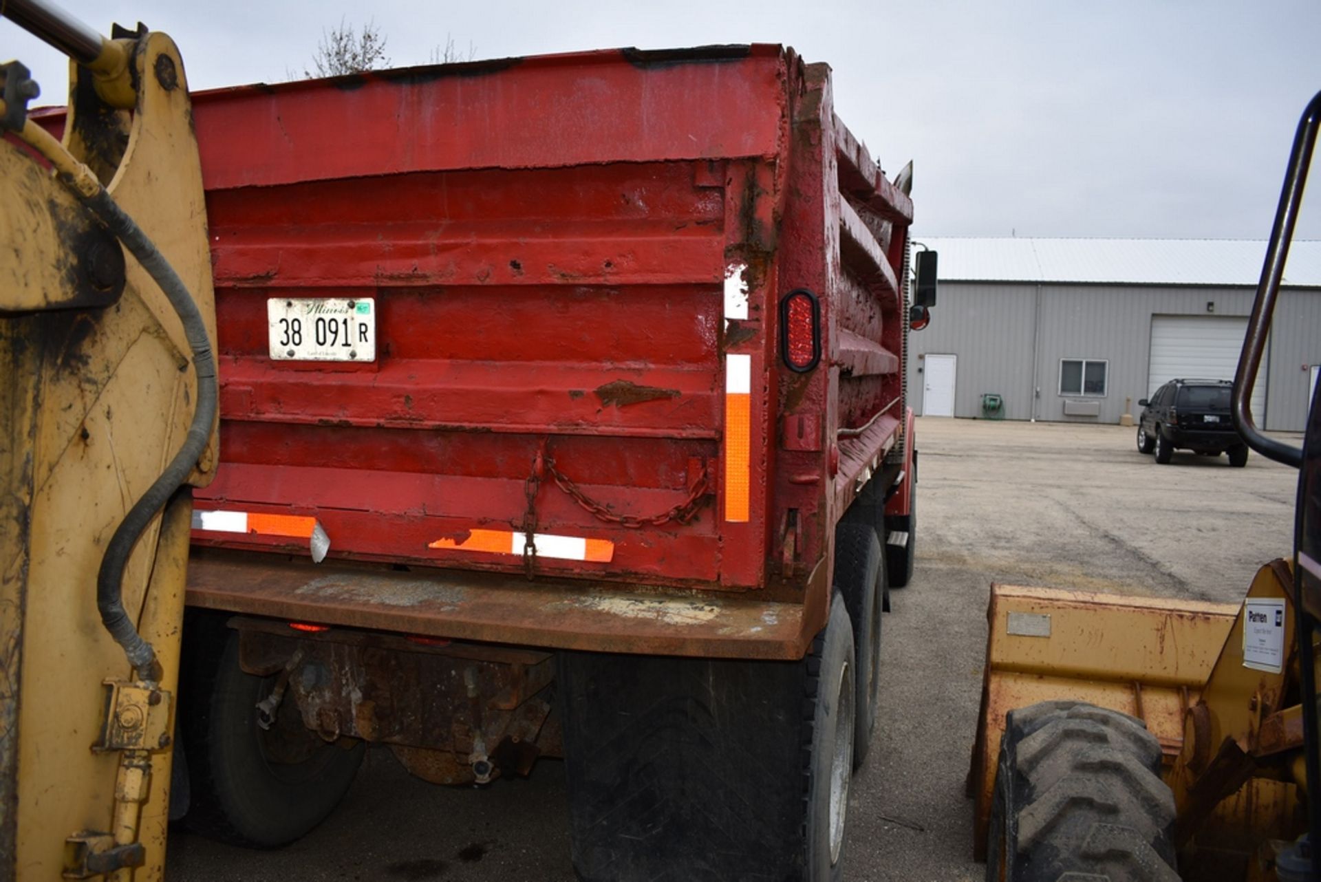 White GMC 16' T/A Dump Truck Vin: 4V2JCBBEXSR836796 (1995) Cat 3306 Diesel, Eaton Fuller 8 Spd, - Image 8 of 24