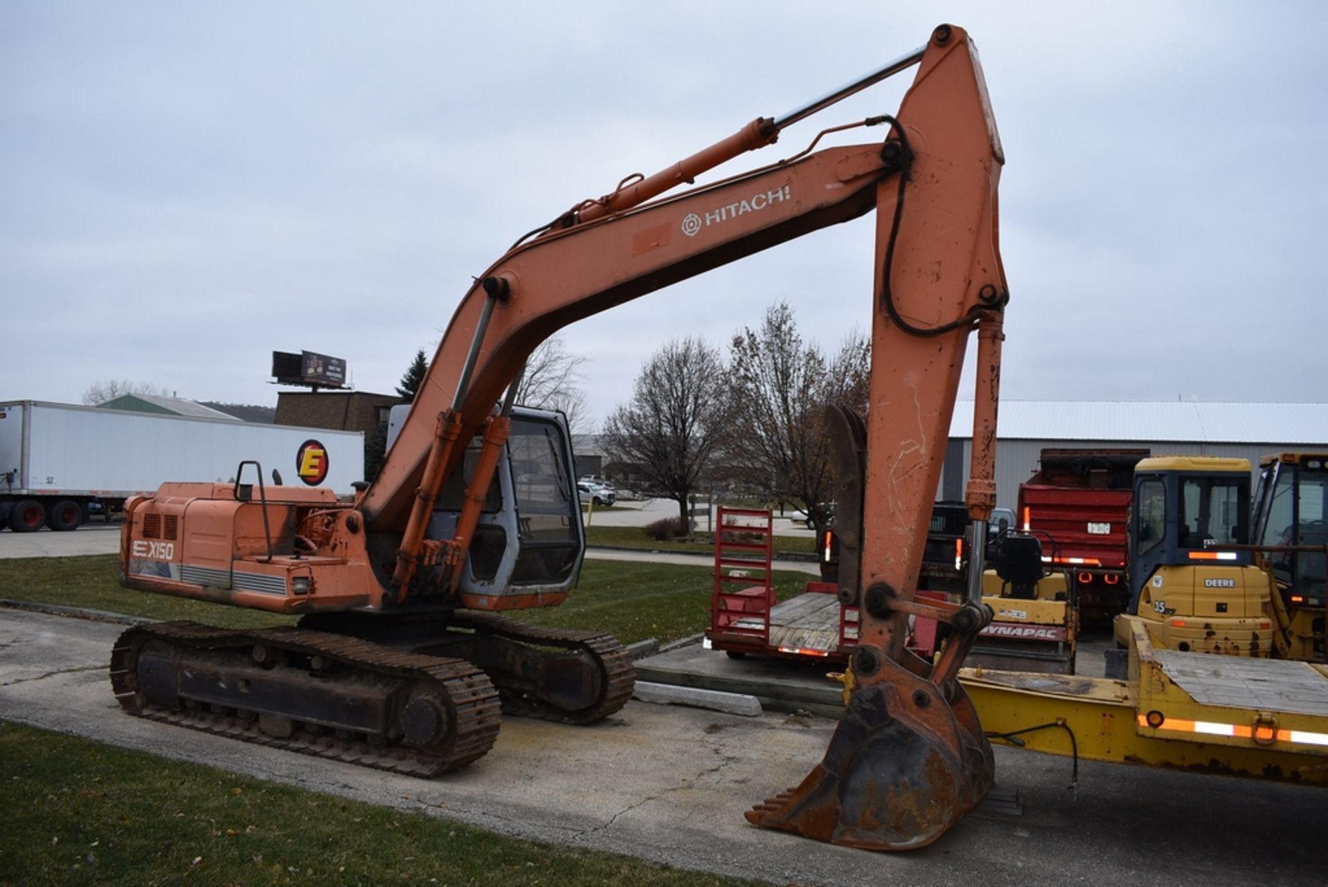 Hitachi EX150 Hydraulic Excavator S/N: 1333515 (1996-est) 36" Bucket, 10'4" (est) Stick, Cab, 19.