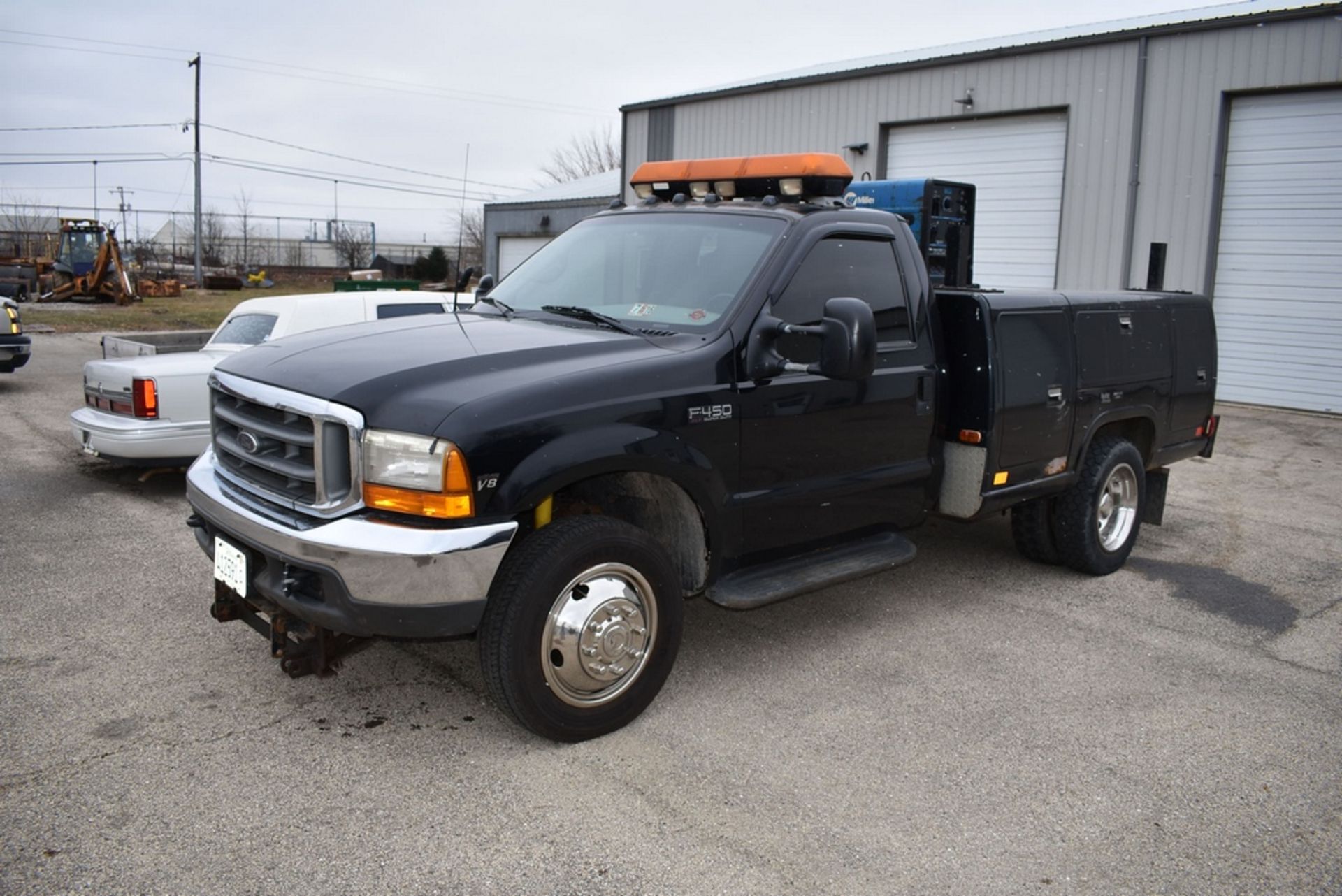 Ford F450 XLT Super Duty 4x4 Utility Truck Vin: 1FDXF47F6XEB98770 (1999) V8 Diesel, A/T, Reading