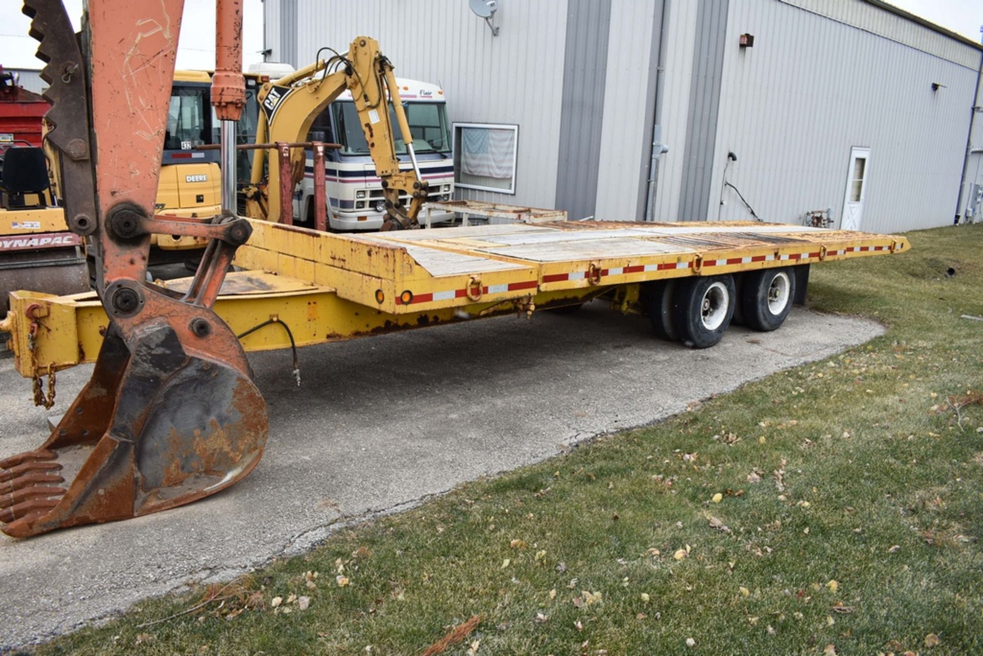 Home Made 96"x 34' T/A Tilt Bed Trailer Vin: TD77429 (1991) 24' Wood Tilt Deck, 4' Front Deck, - Bild 8 aus 15