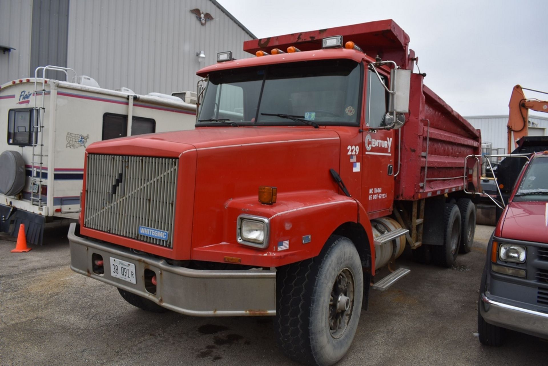 White GMC 16' T/A Dump Truck Vin: 4V2JCBBEXSR836796 (1995) Cat 3306 Diesel, Eaton Fuller 8 Spd, - Image 14 of 24