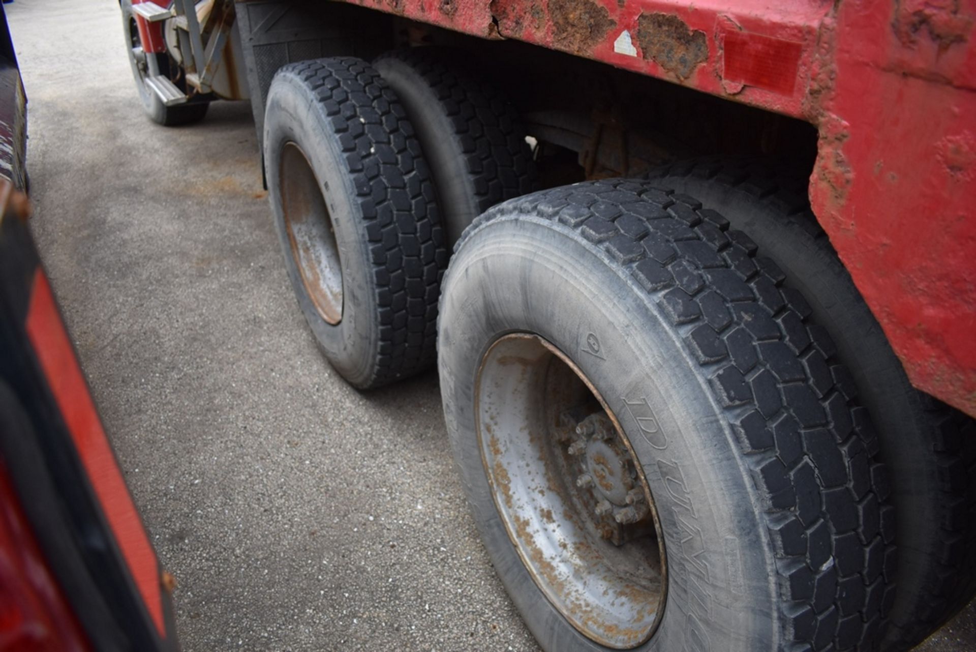 White GMC 16' T/A Dump Truck Vin: 4V2JCBBEXSR836796 (1995) Cat 3306 Diesel, Eaton Fuller 8 Spd, - Image 11 of 24