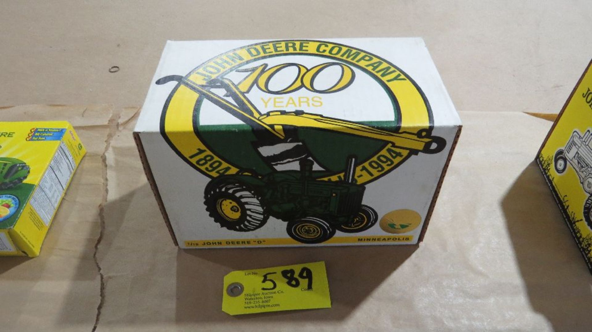 ERTL John Deere "D", in box, 1/16 scale model.