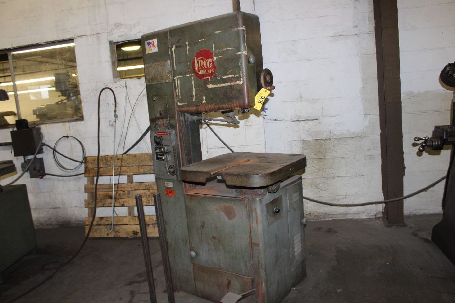 Grob vertical bandsaw, model 4V-18, s/n 3300, new in 1979; butt welder model RW-B, s/n 23483, 18"