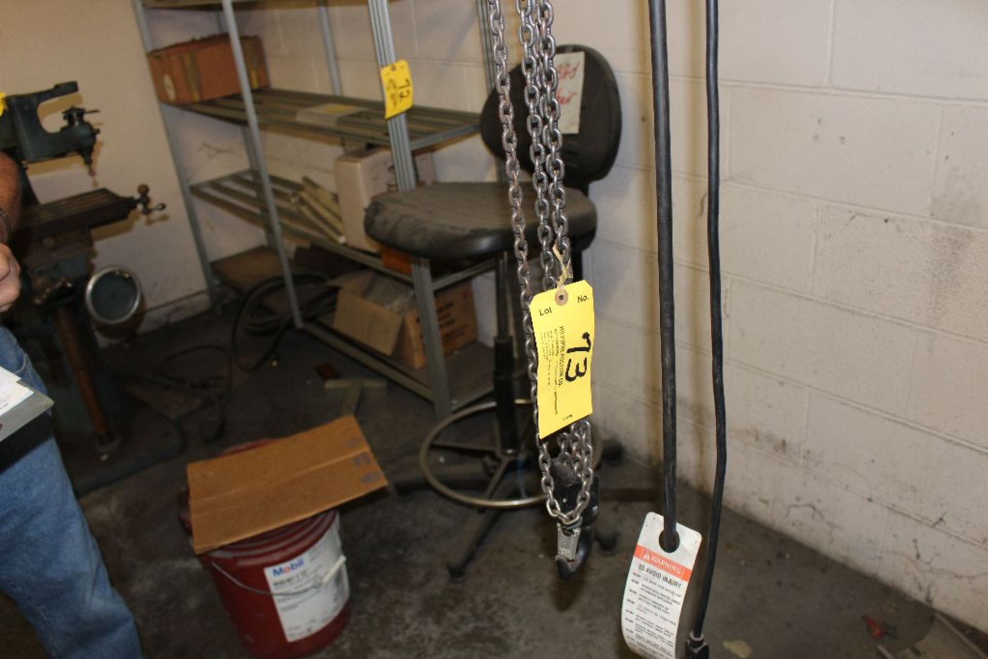 CM 1/4 ton hoist. - Image 2 of 2