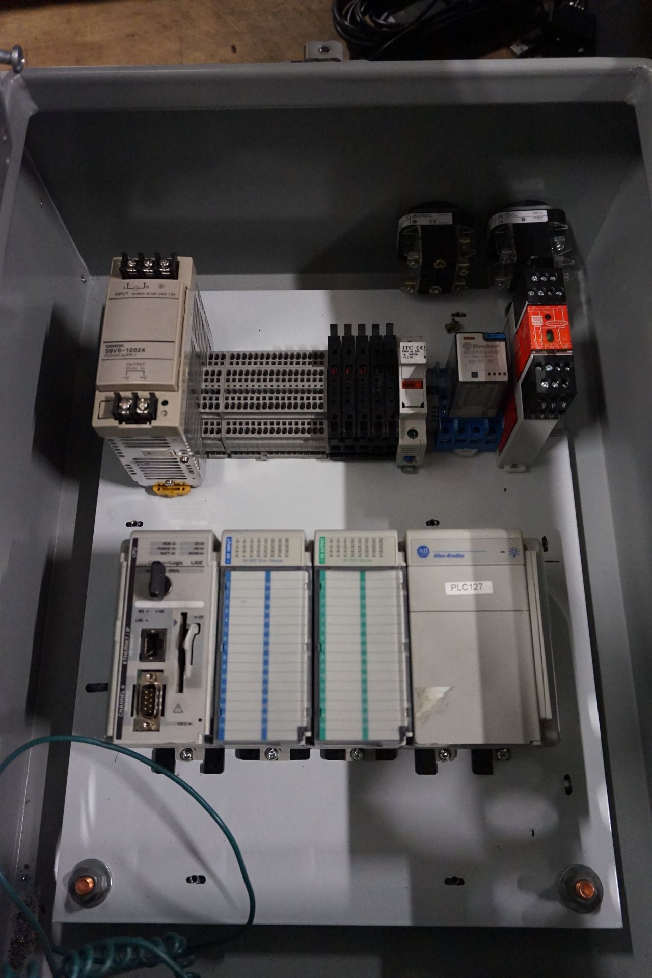 Lot of Allen Bradley Model Panelview Plus 700 Touch Screen w/ Panelview Plus 1000 Terminal - Image 3 of 3