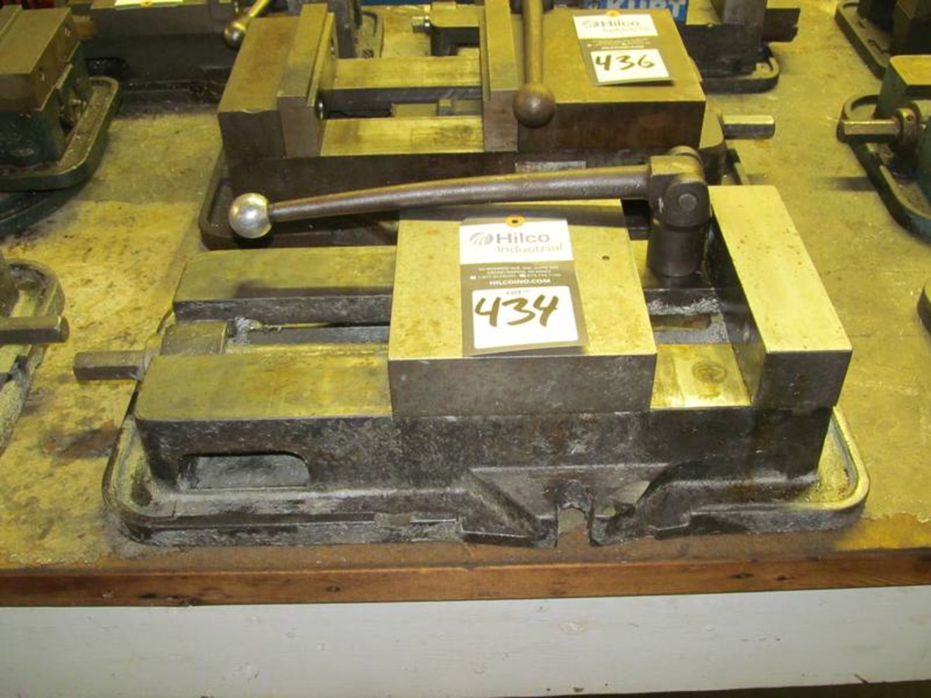 Kurt Model D-80 8" machine Vise