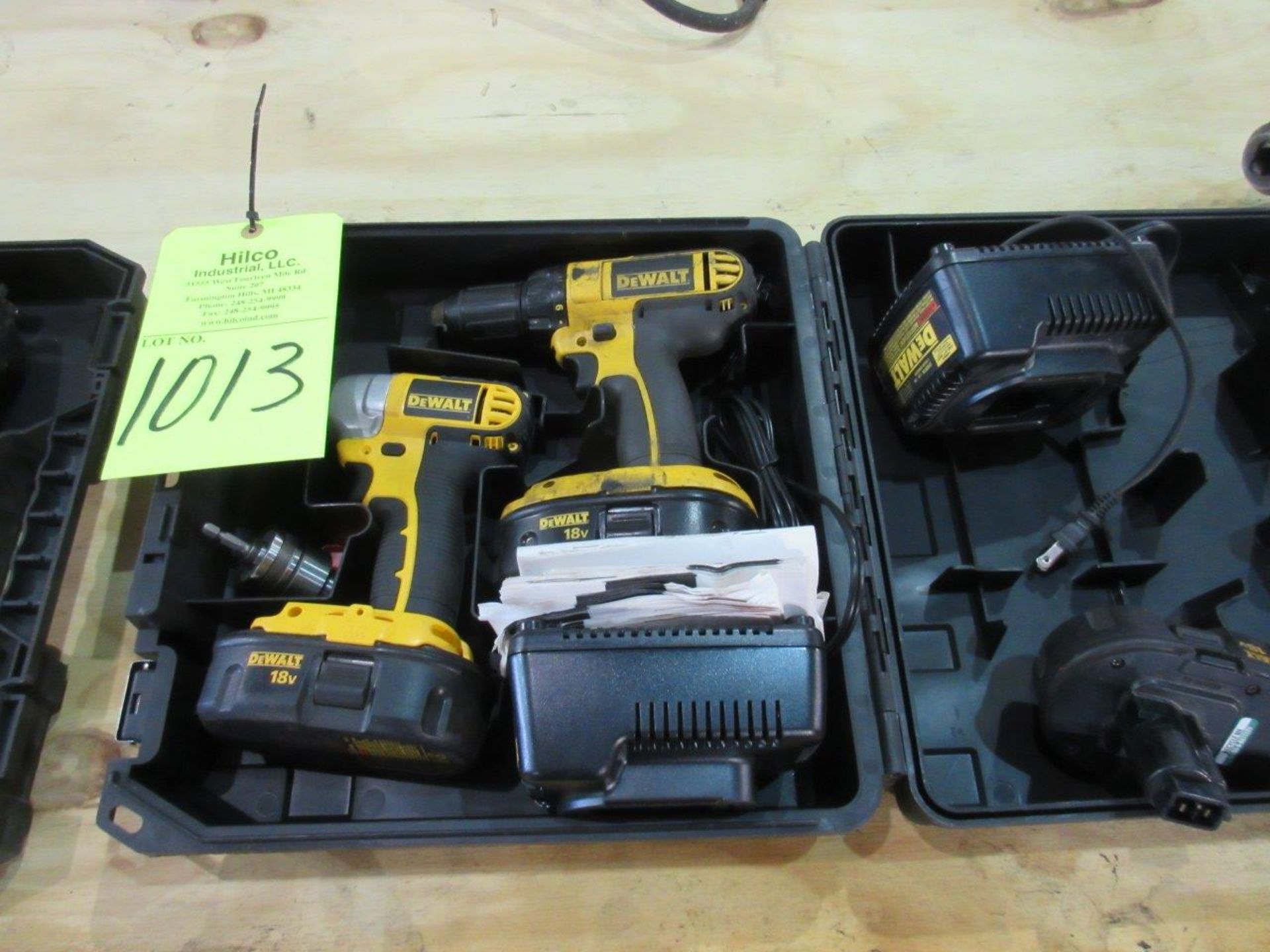 DeWalt 18 Volt Cordless (1) Drill Driver and (1) Impact Drill