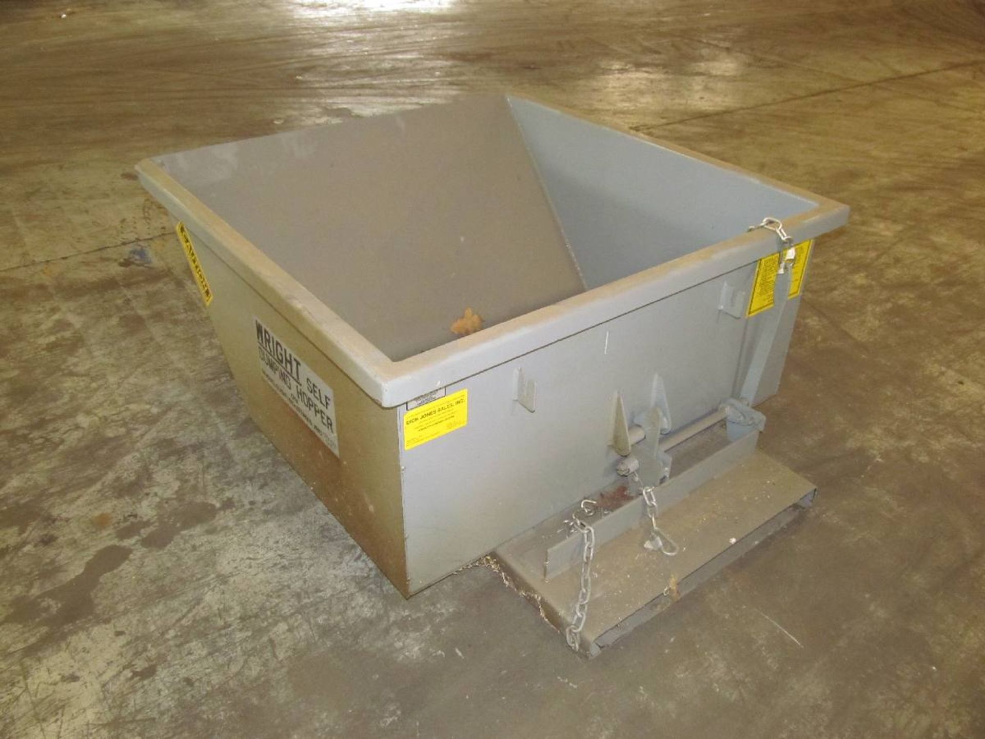 McCullough Model 7577LP Wright Industries 3/4 Cu Yd Low Profile Self-Dumping Hopper - Image 2 of 2