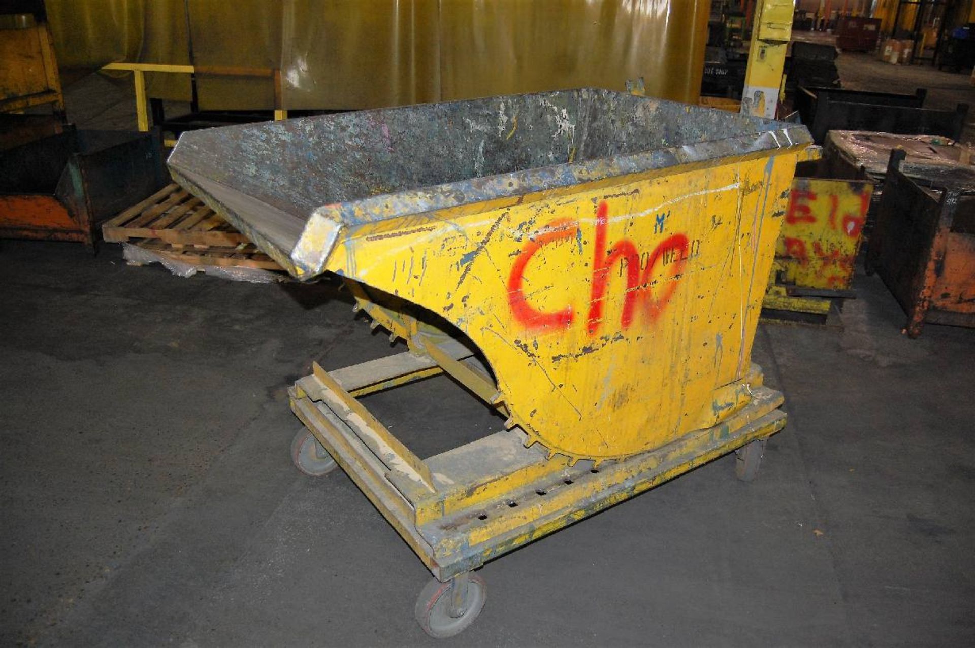 Approx. 3/4 Cu Yd Self-Dumping Hopper