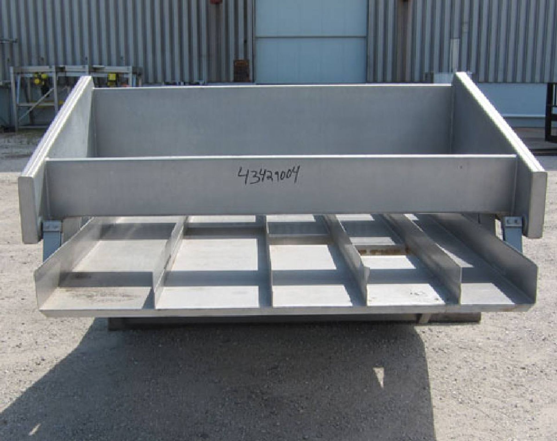 J V Northwest Model 432553-1 5 Lane ISO-FLO Vibratory Conveyor - Image 6 of 14