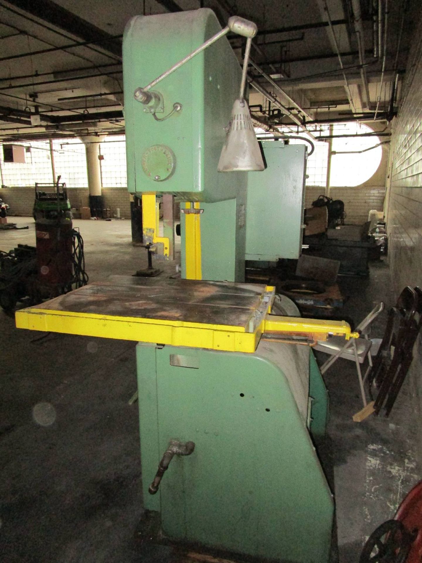 DoAll Model 2012-1H 20" Vertical Band Saw - Image 4 of 4