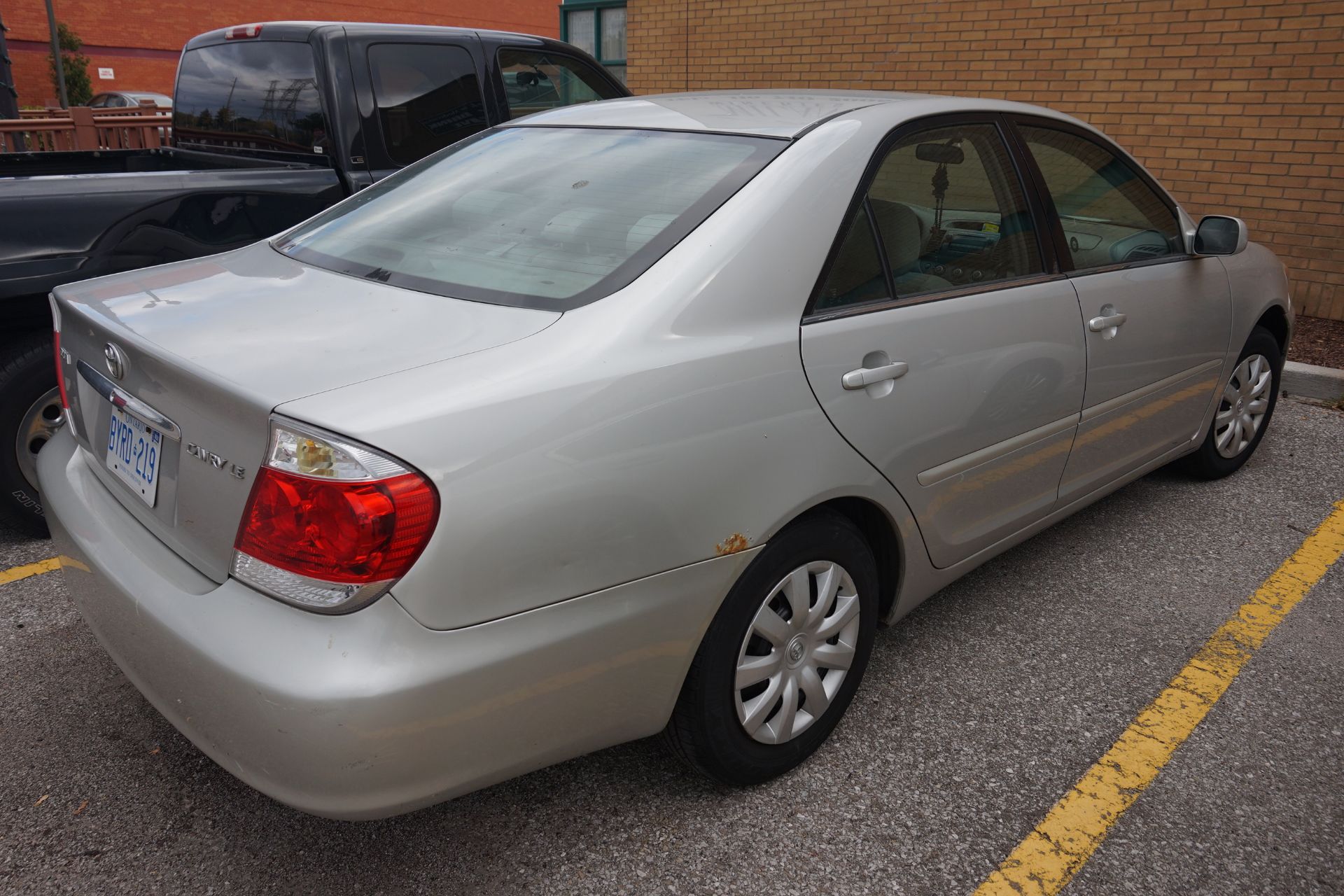 2005 Toyota Model UXS Camry LE Car - Image 3 of 3