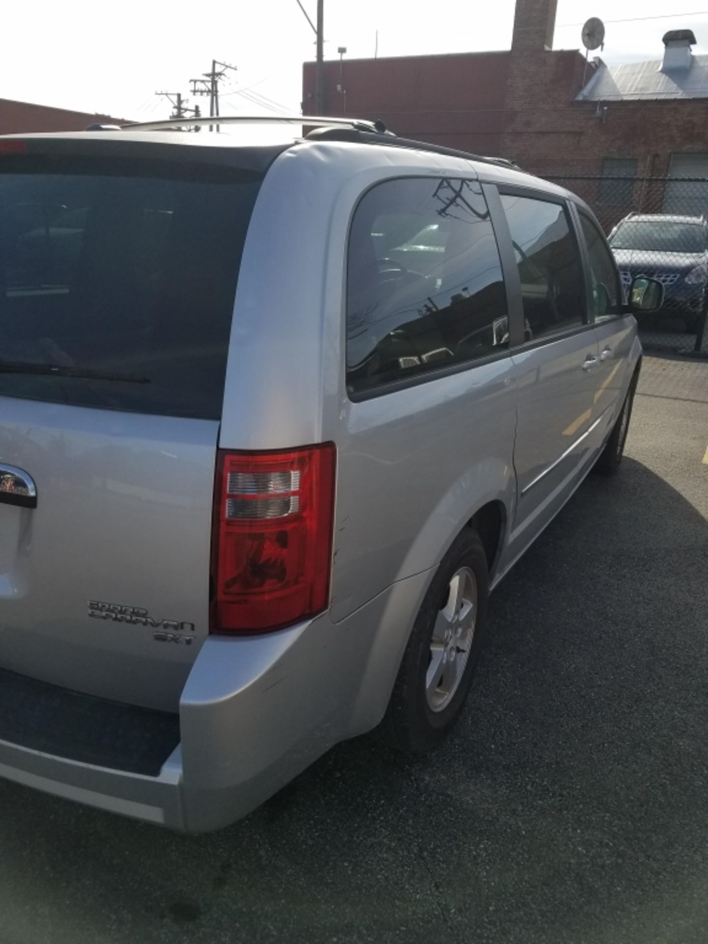 2010 Chrysler Grand Caravan SXT - Image 11 of 35