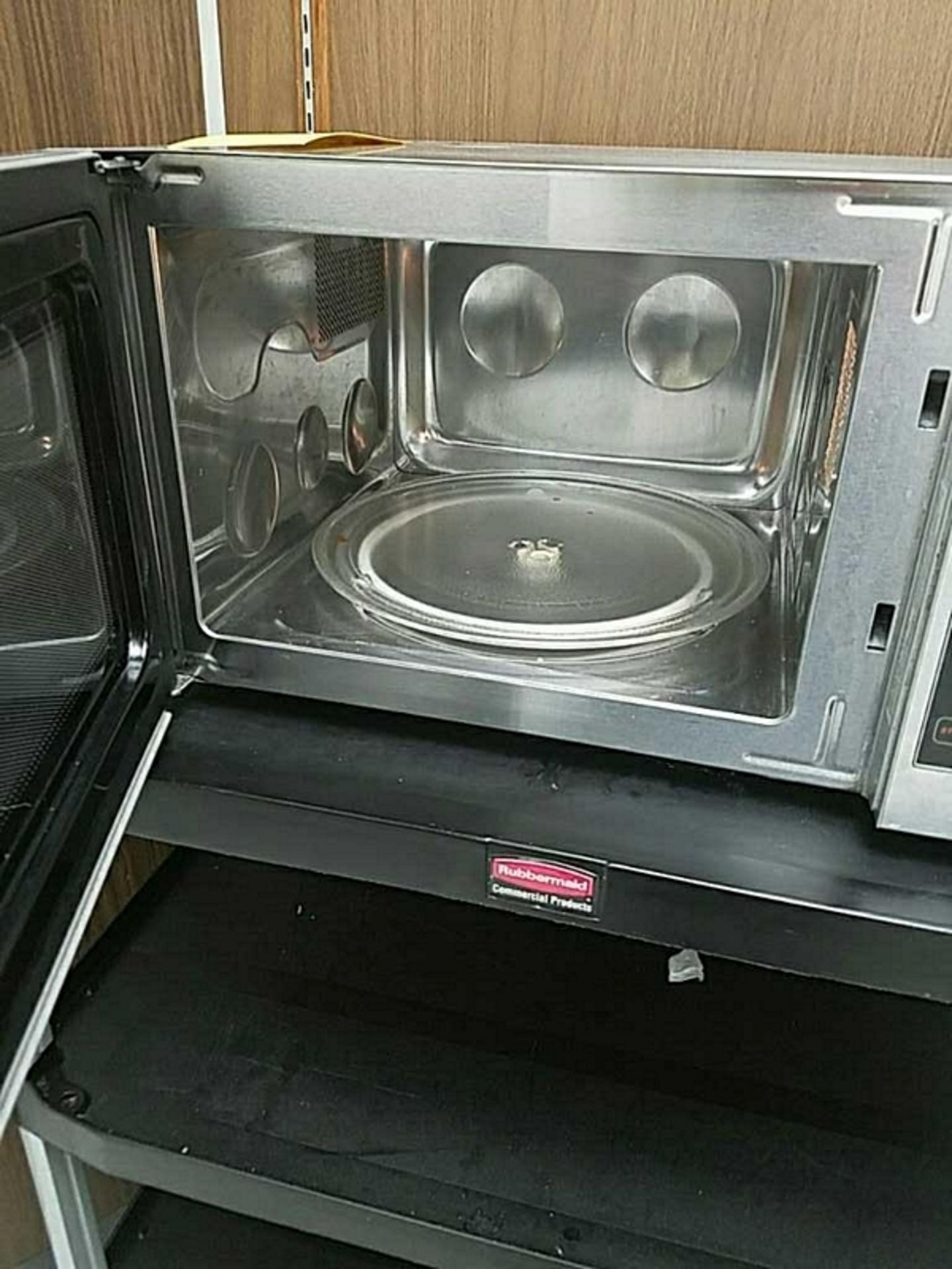 Magic Chef stainless microwave - Image 2 of 3