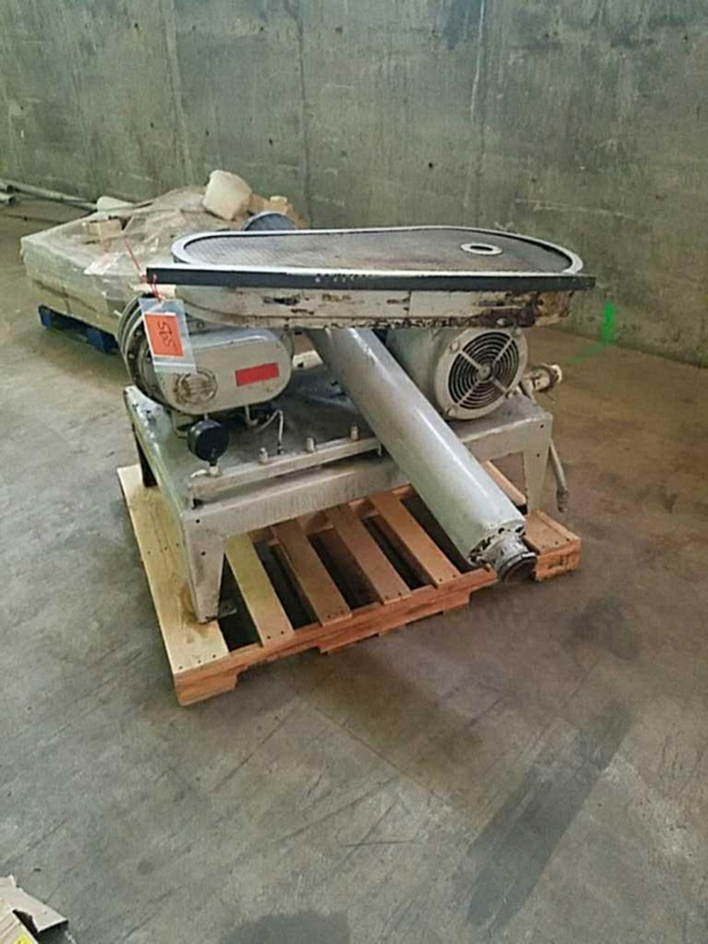 Pallet with blower on it