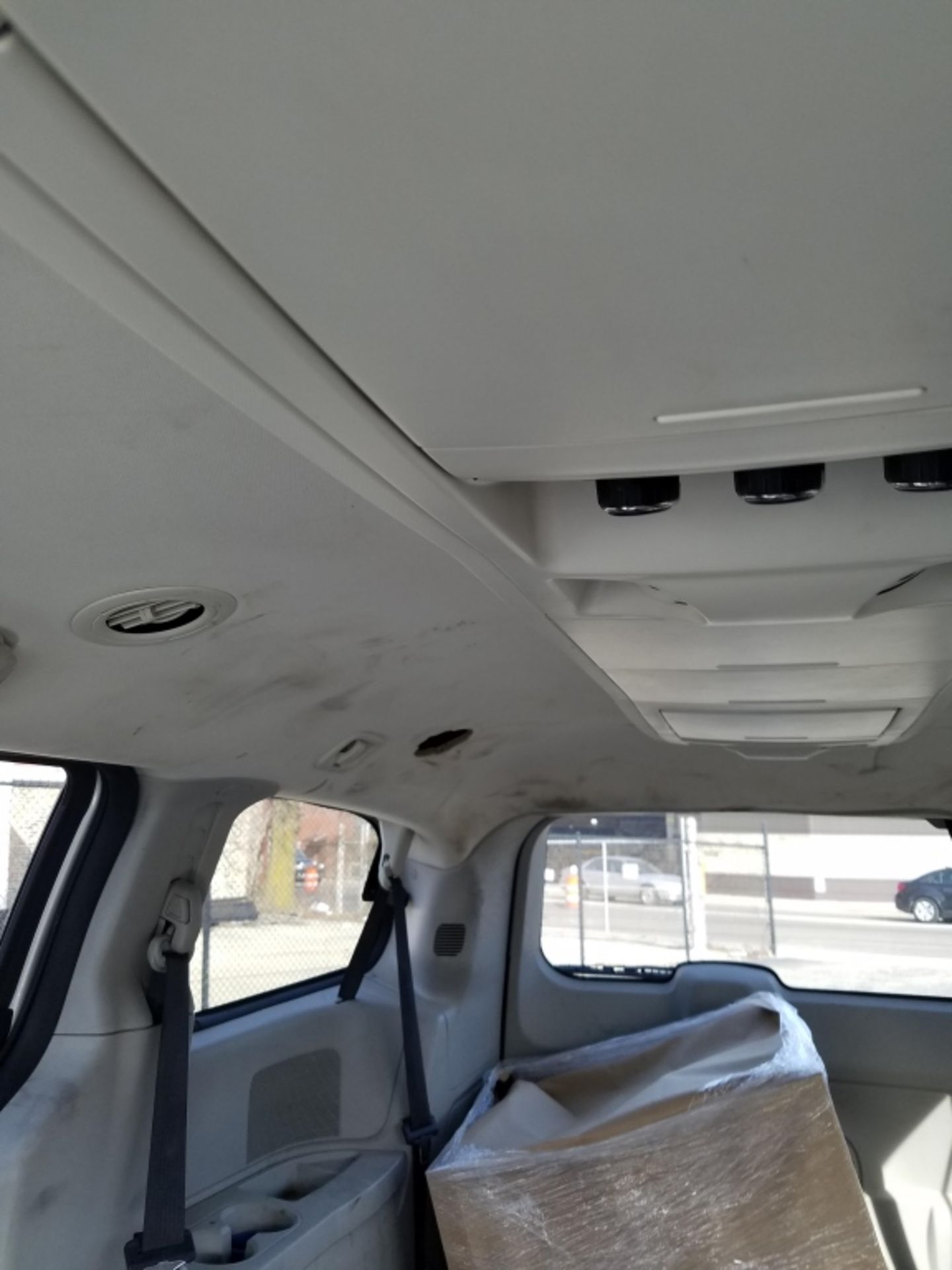 2010 Chrysler Grand Caravan SXT - Image 31 of 35