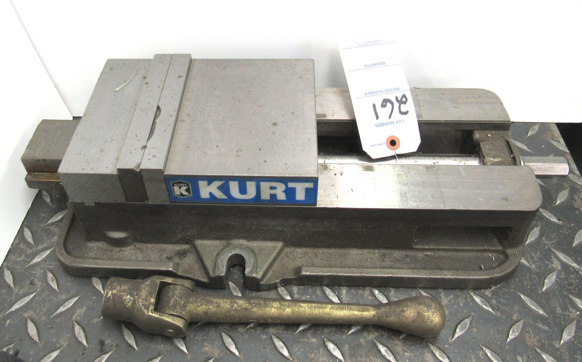 6" Kurt Model D675 Machine Vise