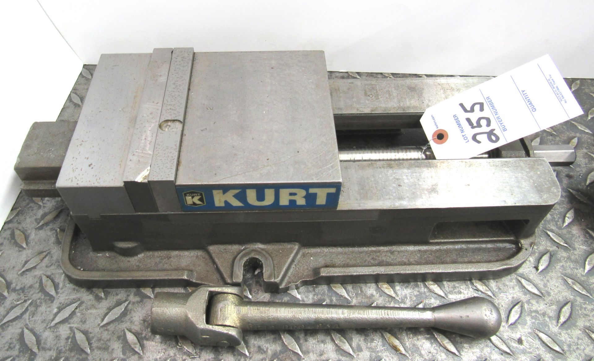 6" Kurt Model D675 Machine Vise