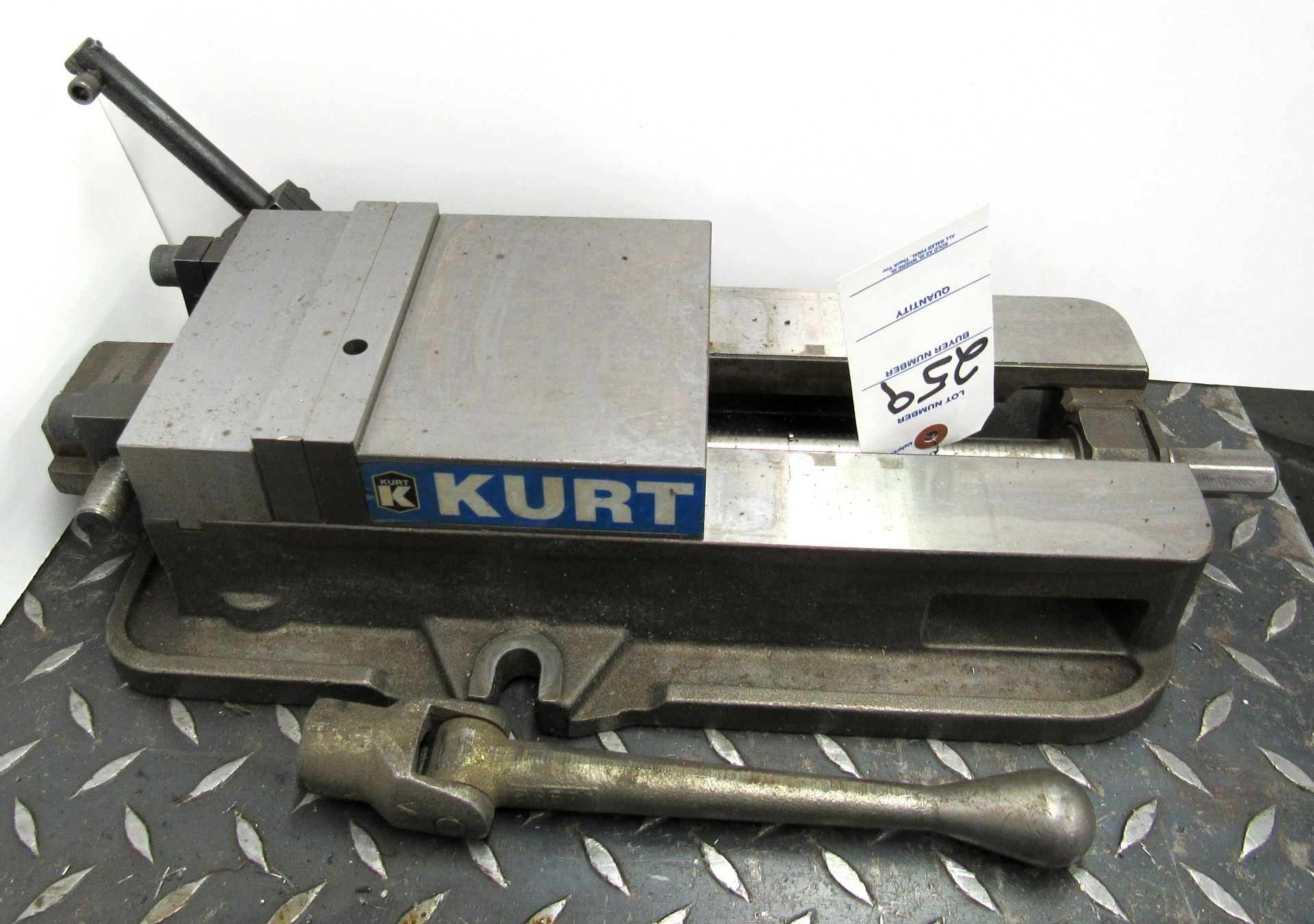 6" Kurt Model D675 Machine Vise