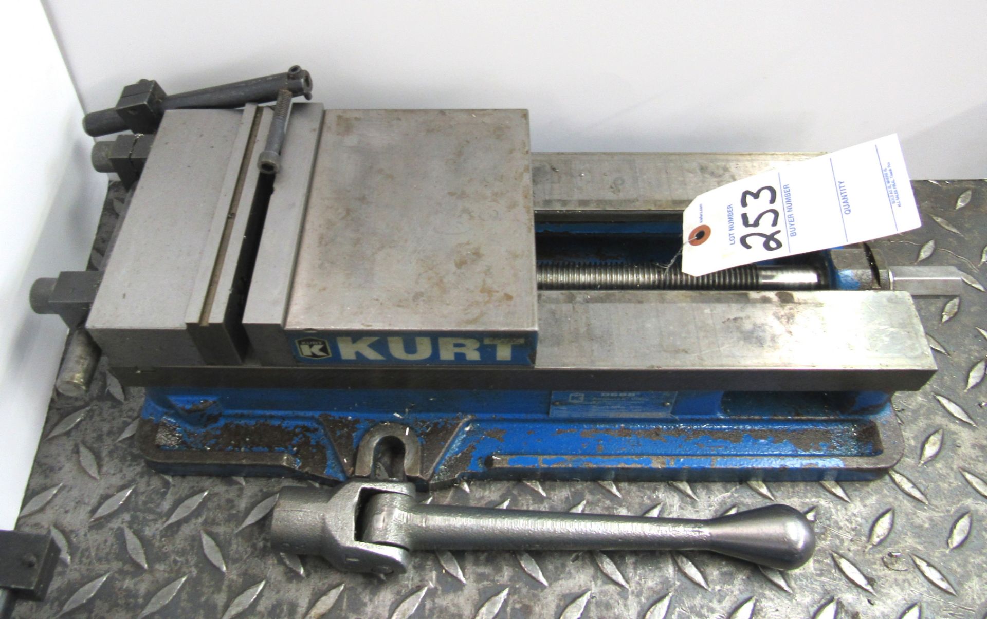 6" Kurt Model D688 Machine Vise