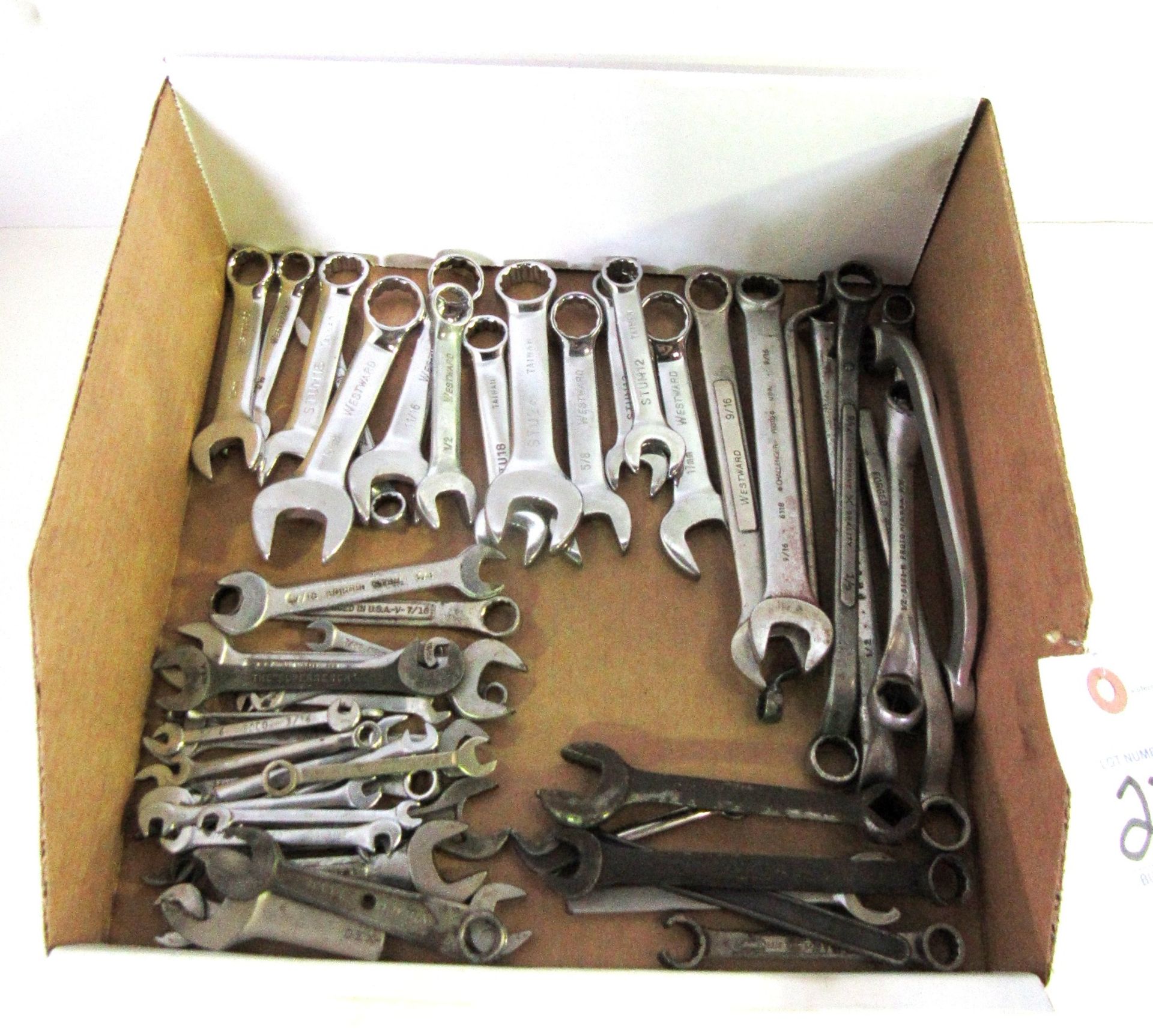 (54) Assorted Size Wrenches