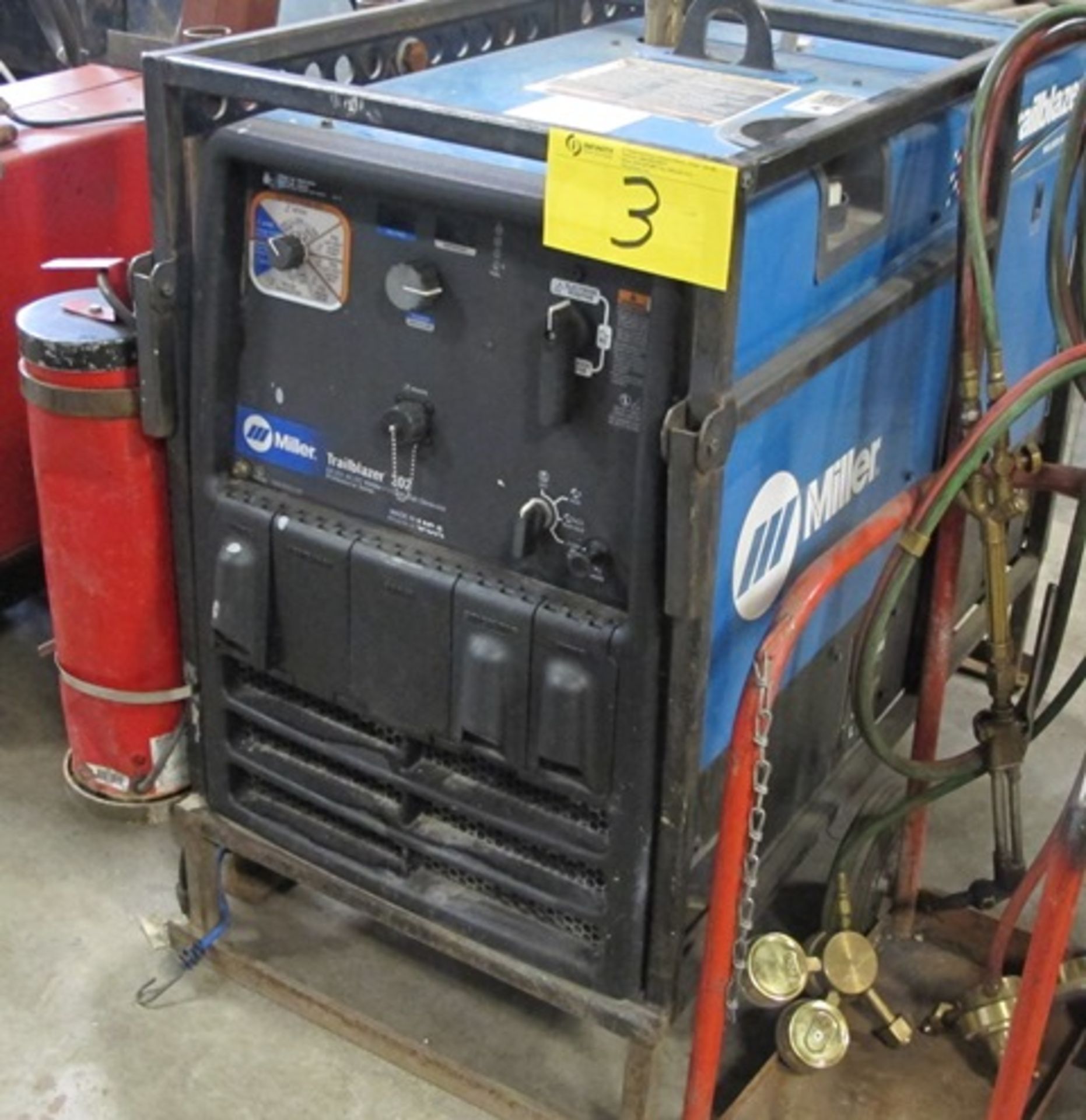 MILLER TRAIL BLAZER 30Z GAS CC/CV, AC/DC PORTABLE WELDER-GENERATOR W/LINCOLN ROD OVEN S/N: MD021693H