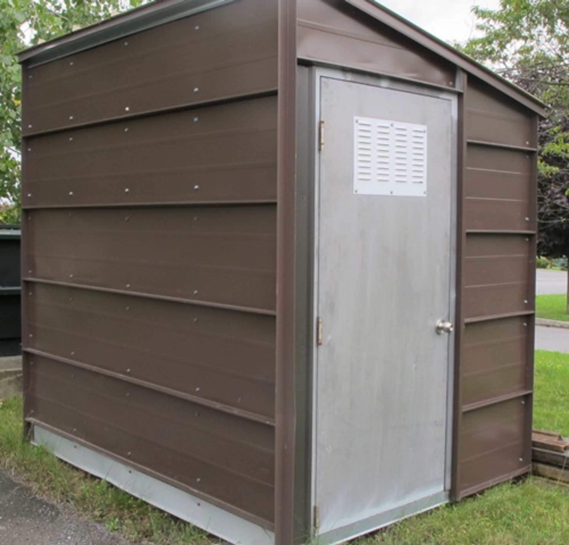 BROWN STEEL 8'X6'X8' APPROX. STORAGE SHED