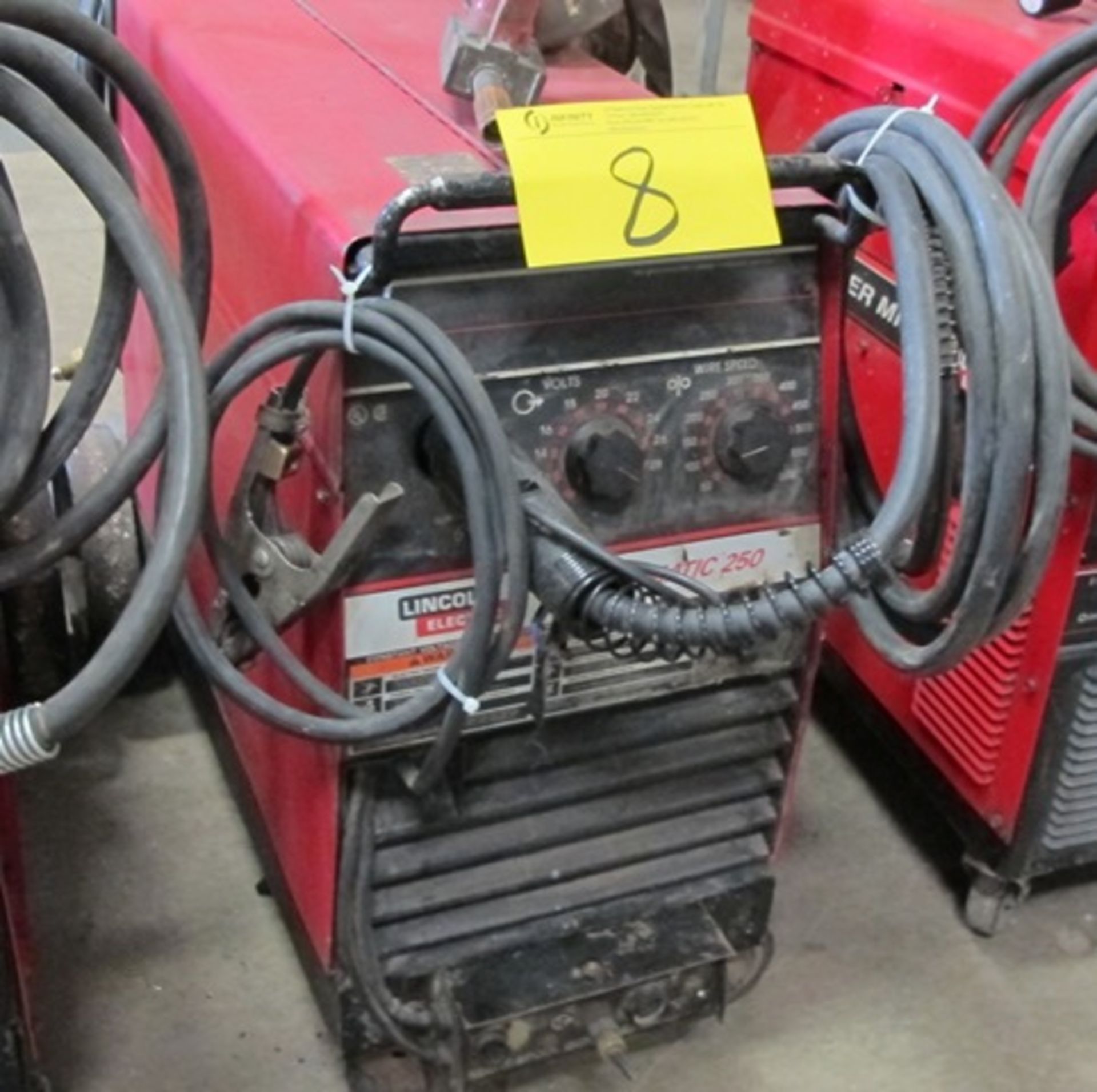 LINCOLN ELECTRIC WIRE-MATIC 250 MIG WELDER W/SUPER GLAZE WIRE GUN S/N: 01940513933