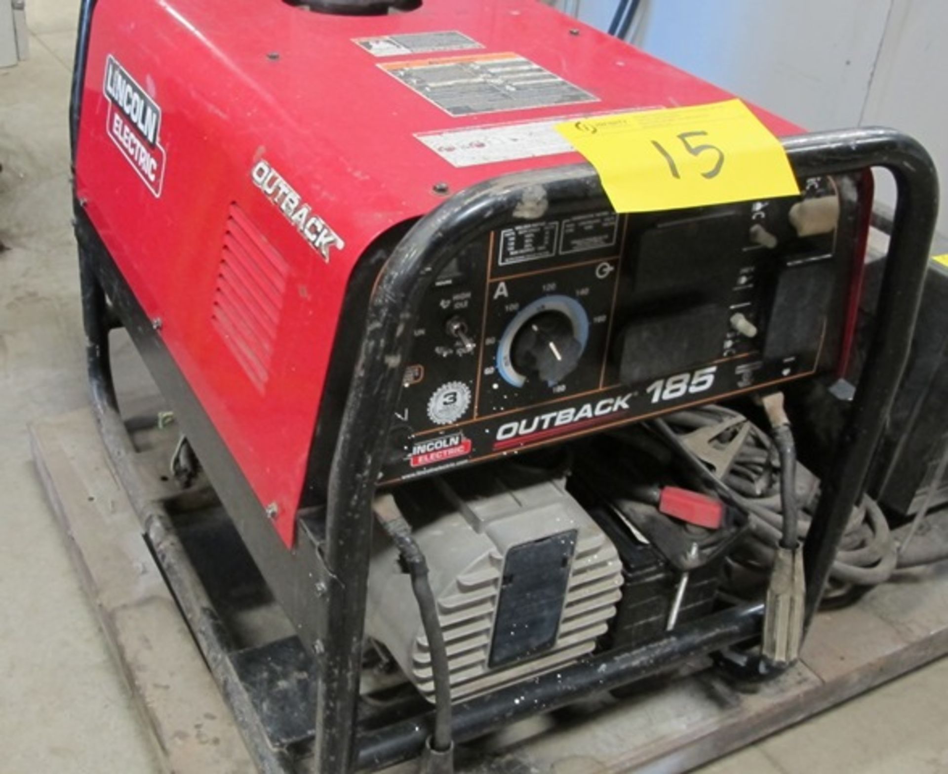 LINCOLN ELECTRIC OUTBACK 185 GAS PORT. WELDER-GENERATOR W/CART S/N: U1130404234 672 HOURS