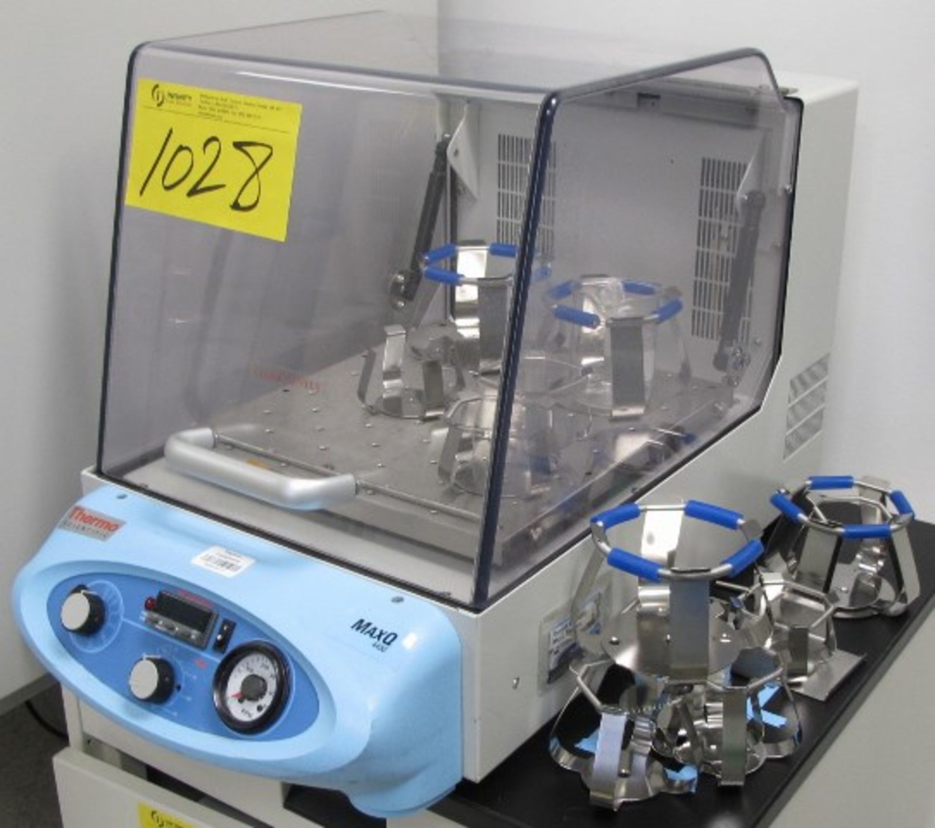 THERMO SCIENTIFIC MAX Q 4450 BENCH-TOP ORBITAL SHAKER W/GLASSWARE HOLDERS S/N: 116573-165 REIN-