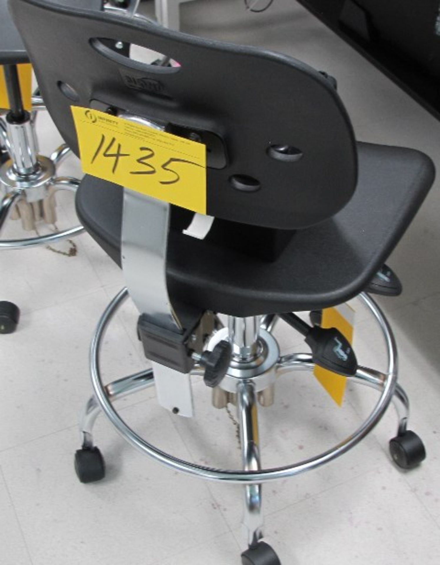 BIFIT STEEL LAB STOOL (CLEAN ROOM)