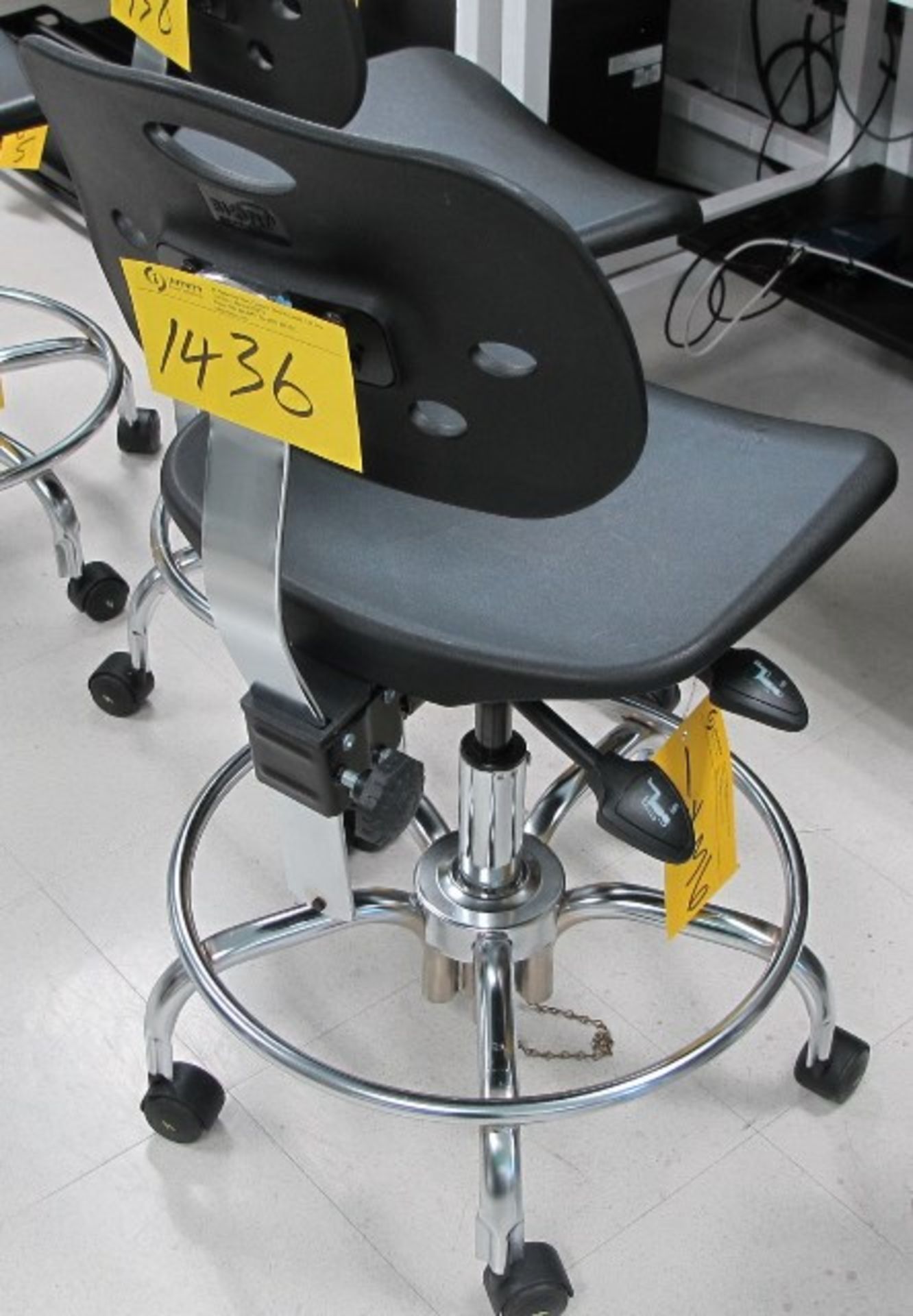 BIFIT STEEL LAB STOOL (CLEAN ROOM)