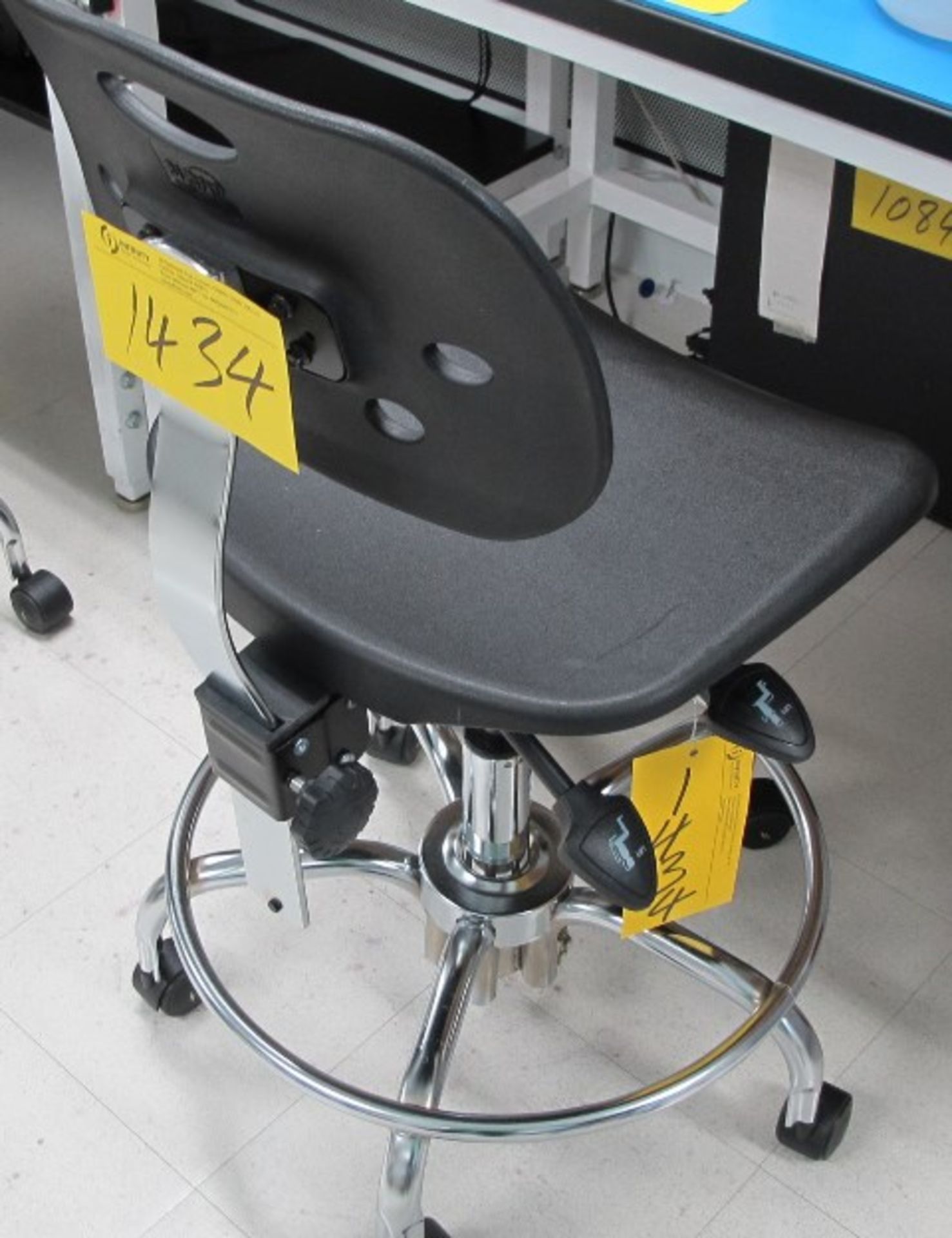 BIFIT STEEL LAB STOOL (CLEAN ROOM)