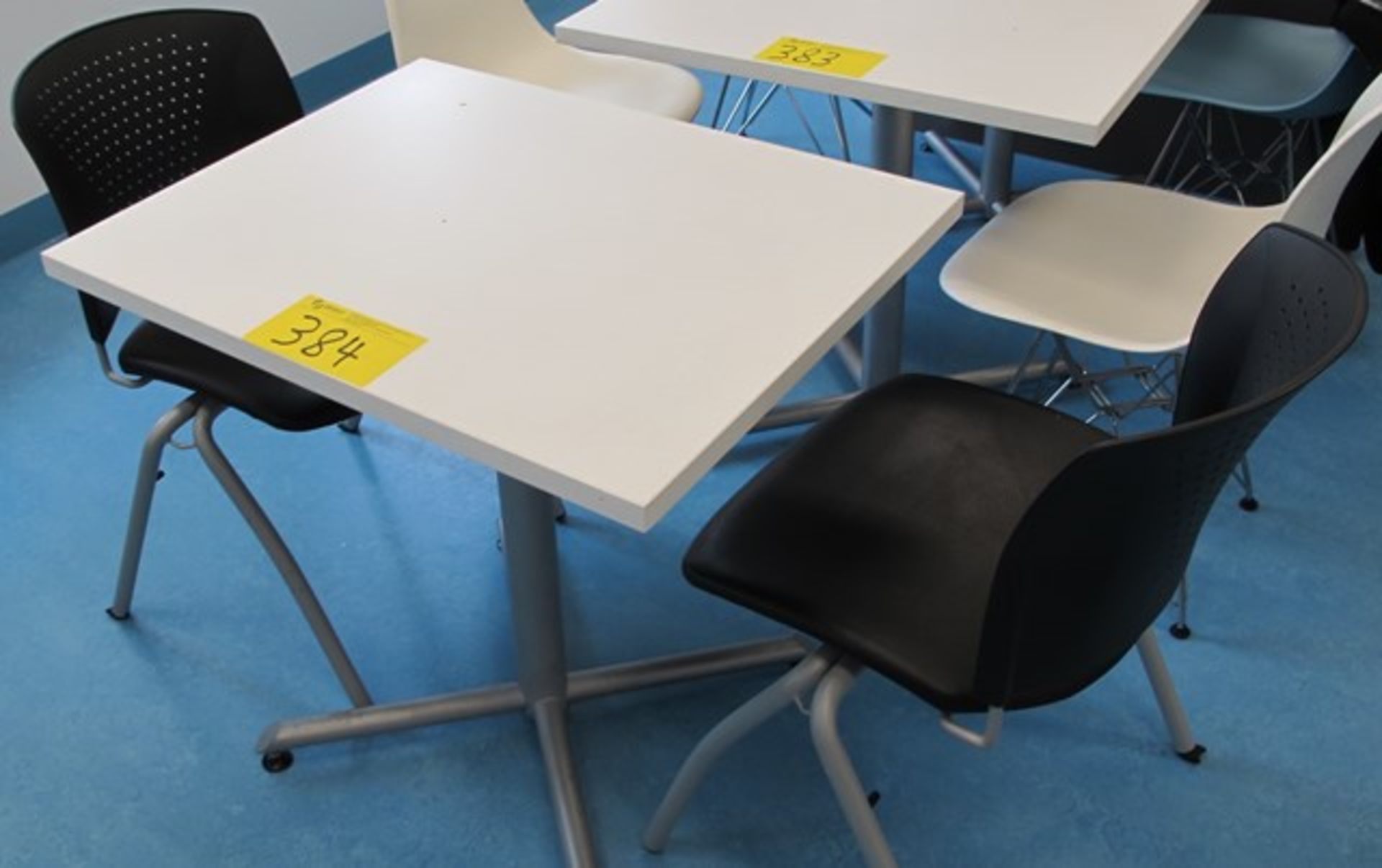LOT 30"X20" RECTANGLE TABLE W/2 ARTOPEX CAFETERIA CHAIRS