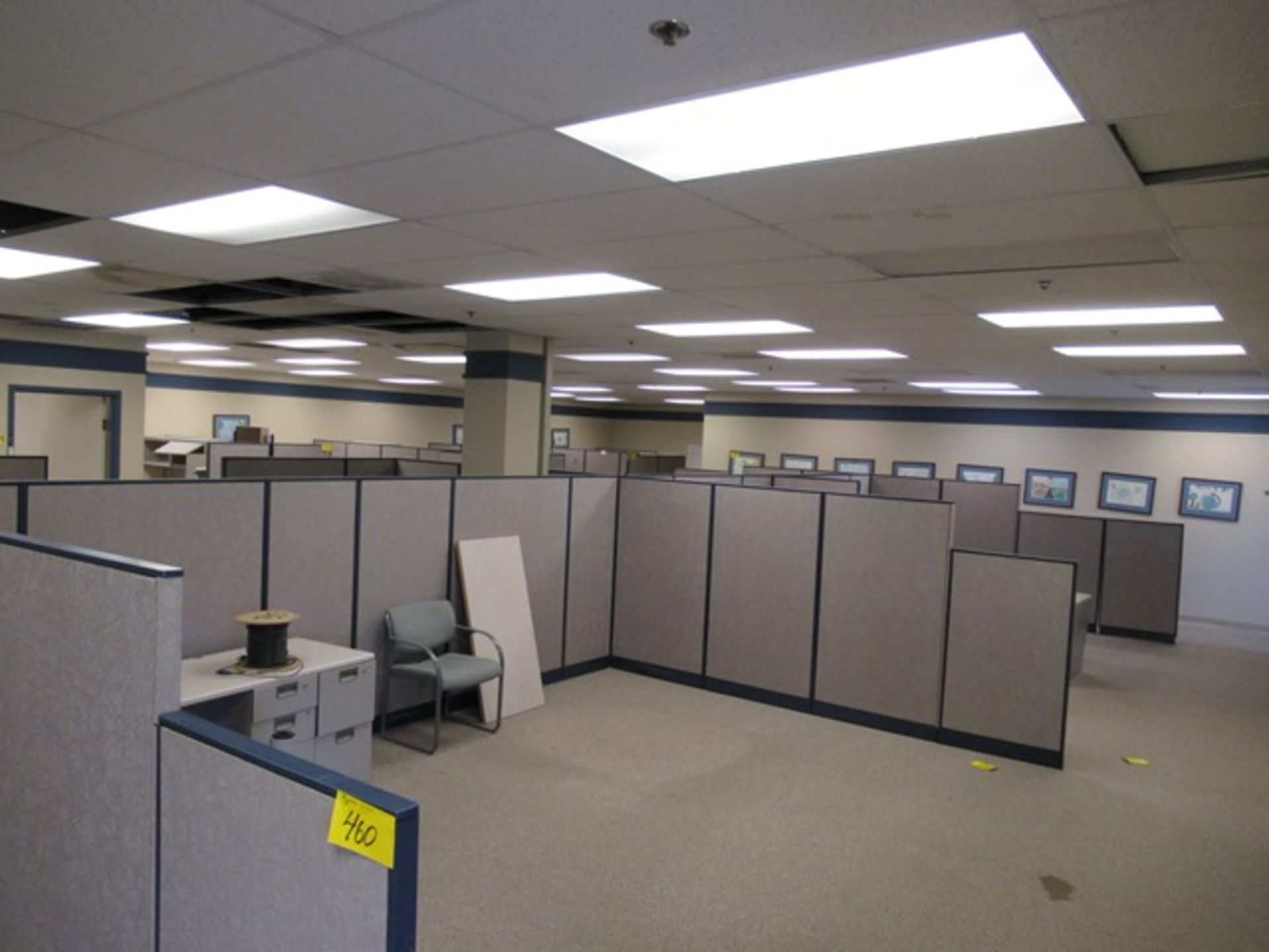 LOT ASST. OFFICE CUBICALS - DESK, CHAIRS, ETC. (MO2NDF)