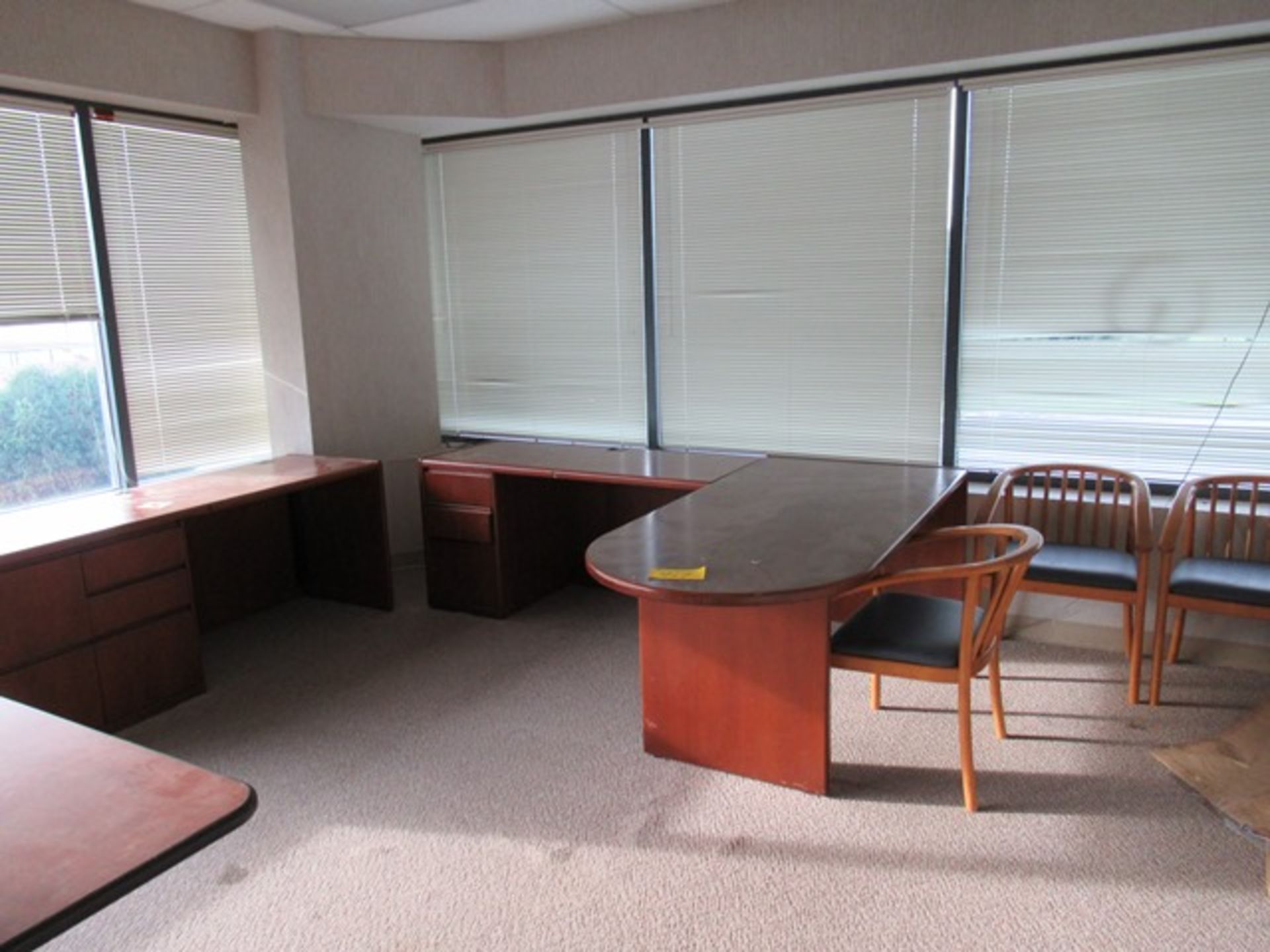 LOT CONTENTS OF 2 OFFICES - DESKS, CHAIR, ETC. (MO2NDF) - Image 2 of 3