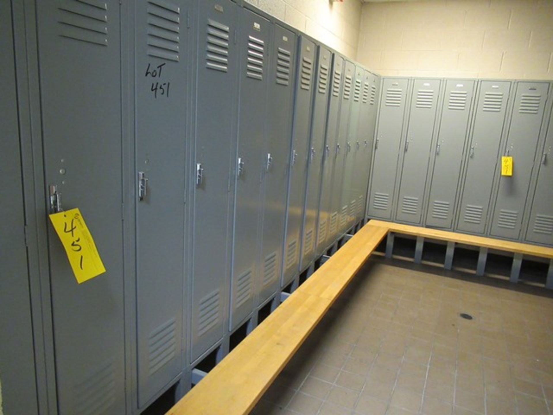 LOT ASST. PENCO PRODUCTS GREY 67 DR. EMPLOYEE LOCKERS (MILL 1ST FLOOR & MEN'S & LADIES WASHROOMS)