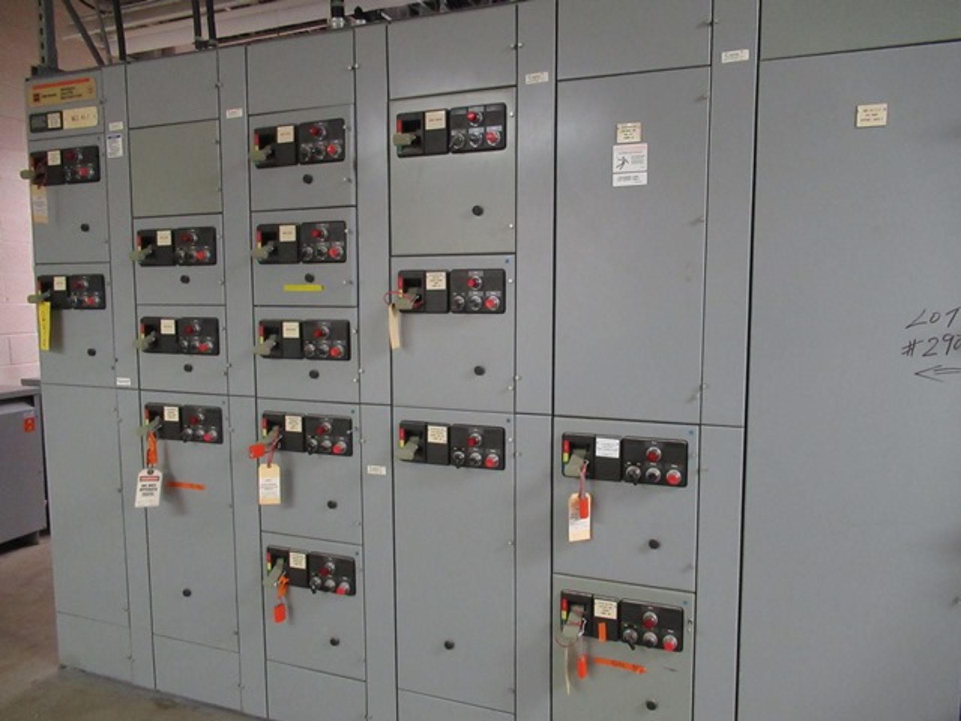 CUTLER-HAMMER SERIES 2100 MOTOR CONTROL CENTER 480V - 1200 AMP W/15 STARTER STNS. (NO WIRING) (