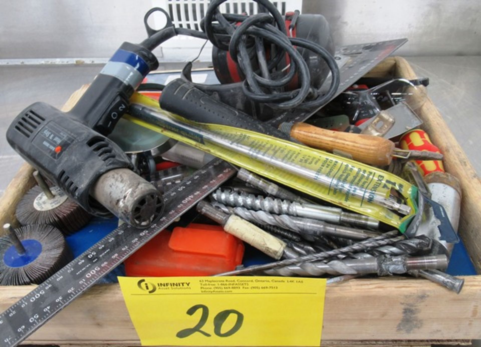 TRAY OF ASSORTED TOOLS