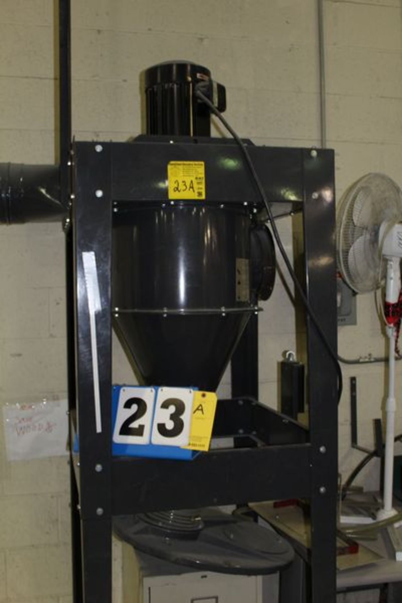 DAYTON DUST COLLECTOR, 5 HP, W/ NHO IP54 CONTROL