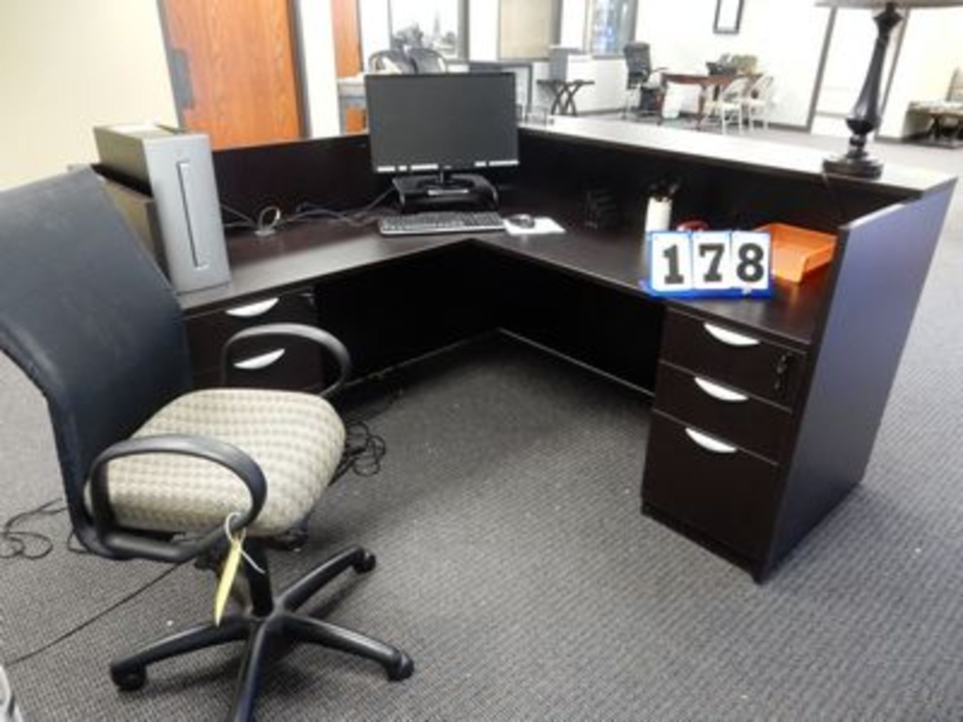 RECEPTION DESK, CHAIR, COMPUTER - Image 2 of 2