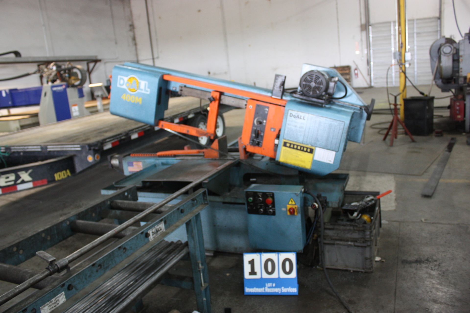 DOALL 400M STRUCTURAL BANDSAW, CAP @ 90 DEG REC: 9" X 16", CAP @ 90 DEG ROUND: 10-3/4", BLADE