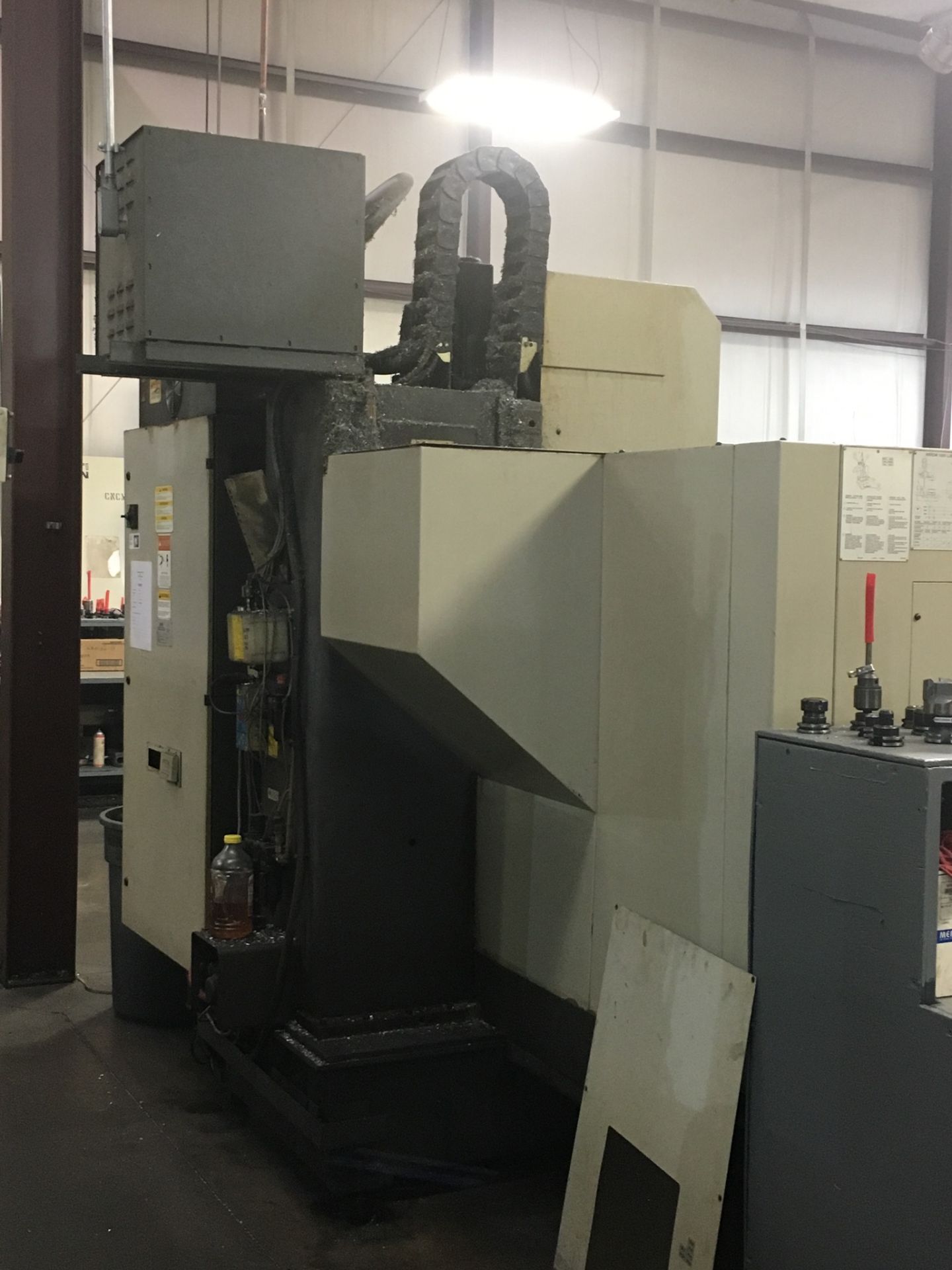 CINCINNATI MILACRON ARROW 1000 VMC, TABLE WORK AREA: 44" X 20", TABLE LOAD CAP: 1540 LBS, X AXIS - Image 9 of 9